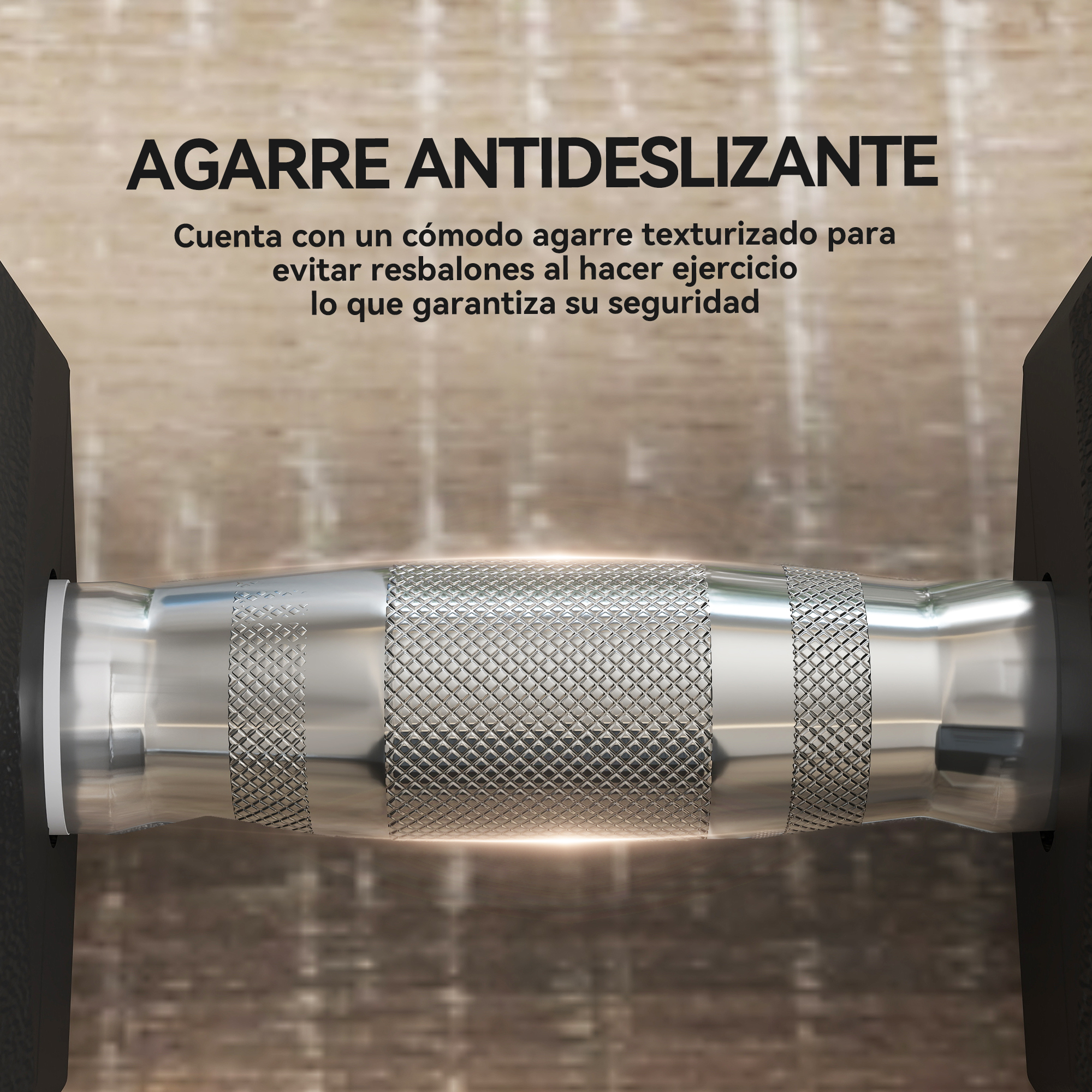 Primer plano de una mancuerna con agarre texturizado. El agarre es plateado y tiene un patrón de diamantes.