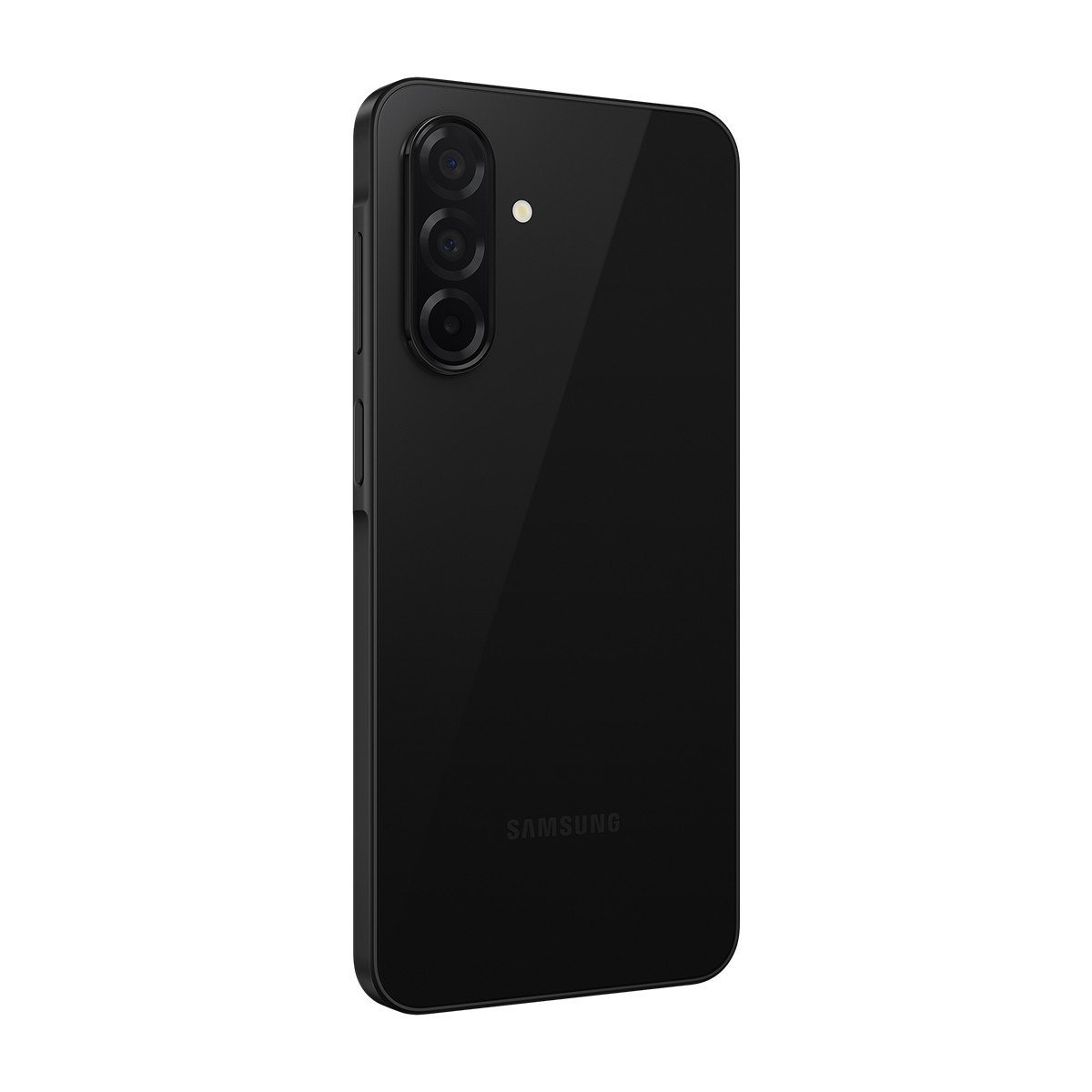 Üç kameralı ve flaşlı siyah Samsung akıllı telefonun arka yüzü.