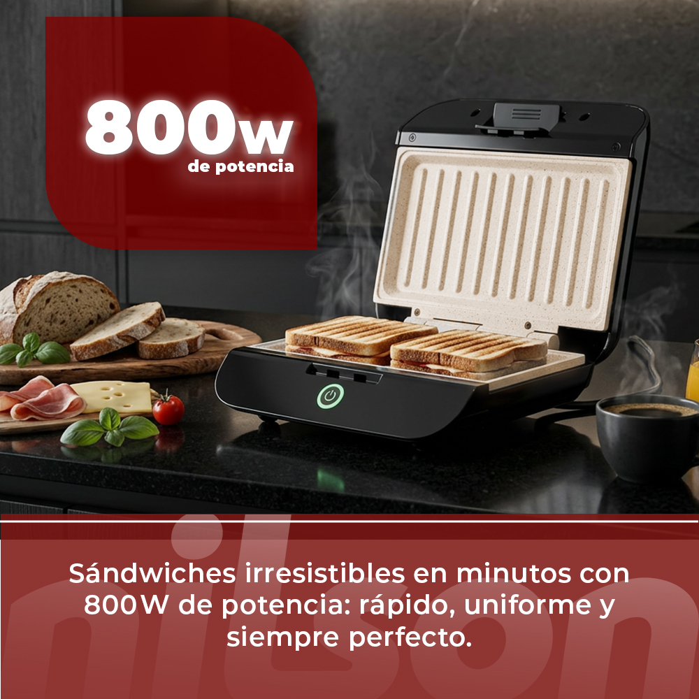Sandwichera de 800W con tostadas, pan, queso y jamón al lado. Humo asciende.