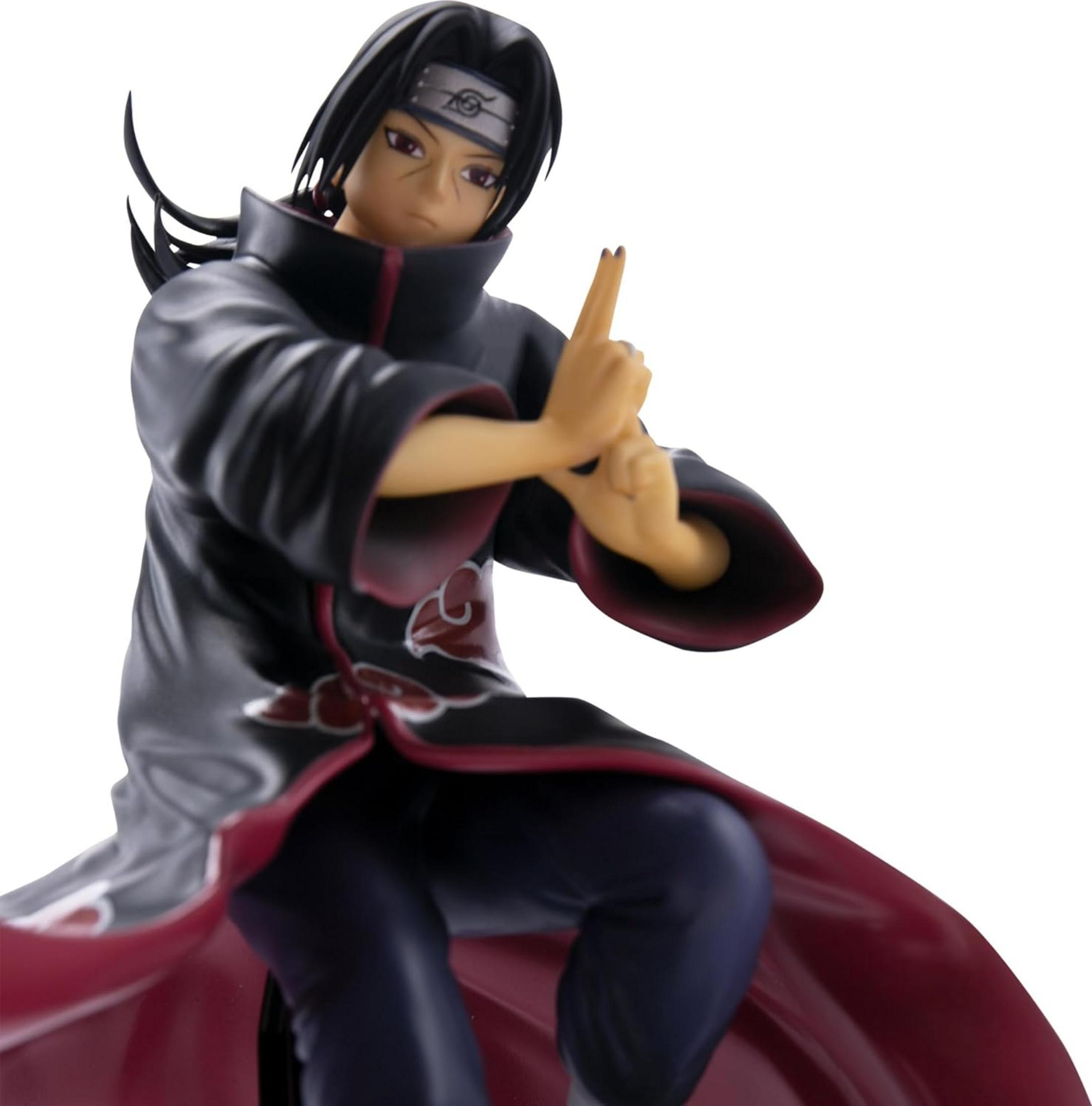 Naruto Anime-Figur in schwarzem Akatsuki-Umhang, lila Akzenten und dunkler Hose.