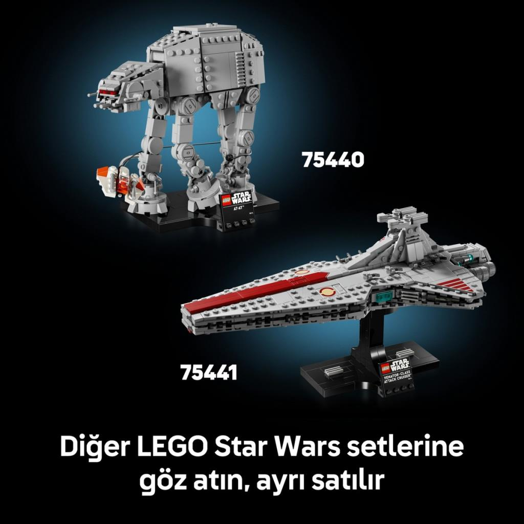 LEGO Star Wars AT-AT ve Venator sınıfı Yıldız Yok Edici modelleri.