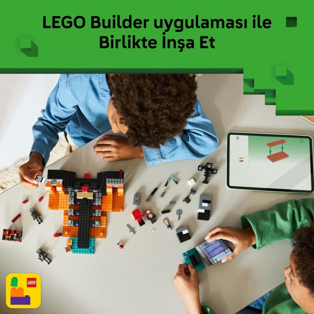 Dzieci budują z LEGO i tabletu, instrukcje budowania na ekranie.