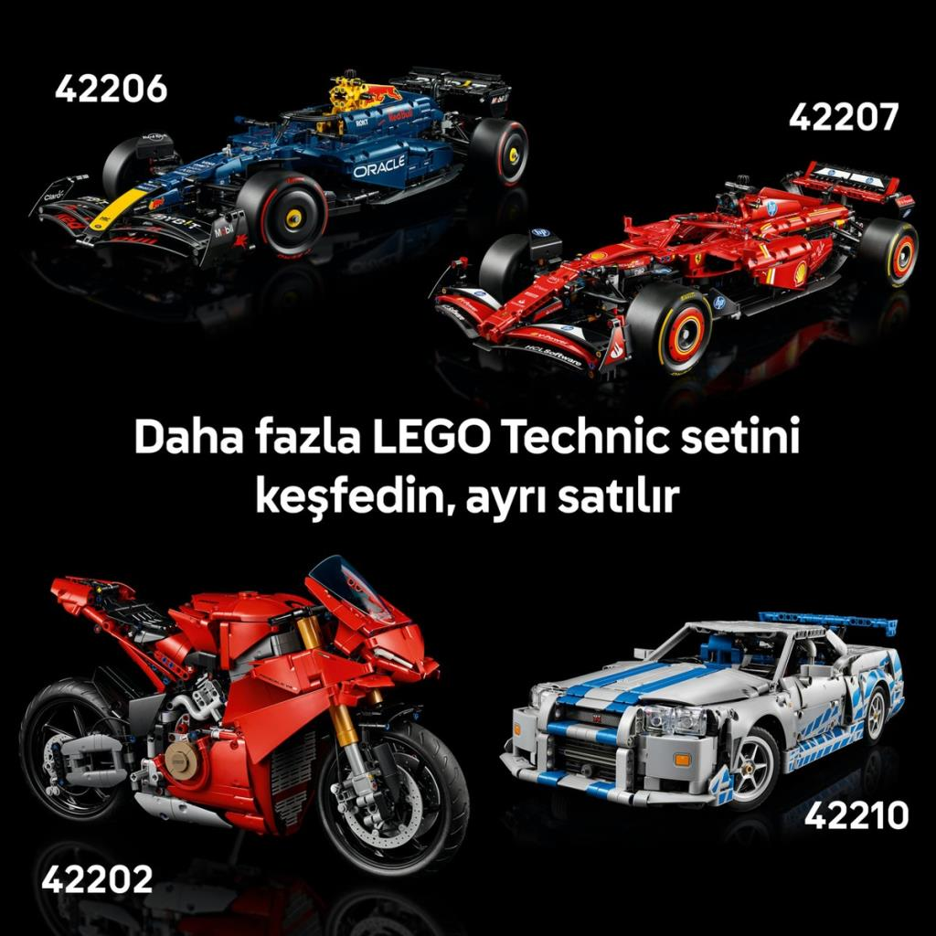 Dört LEGO Technic modeli: iki F1 aracı, bir motosiklet ve bir spor araba.
