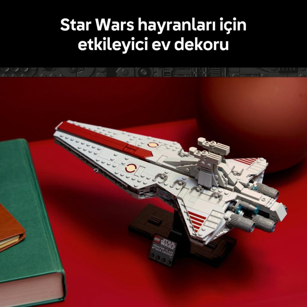 Una nave espacial Lego gris con rayas rojas sobre un soporte oscuro.