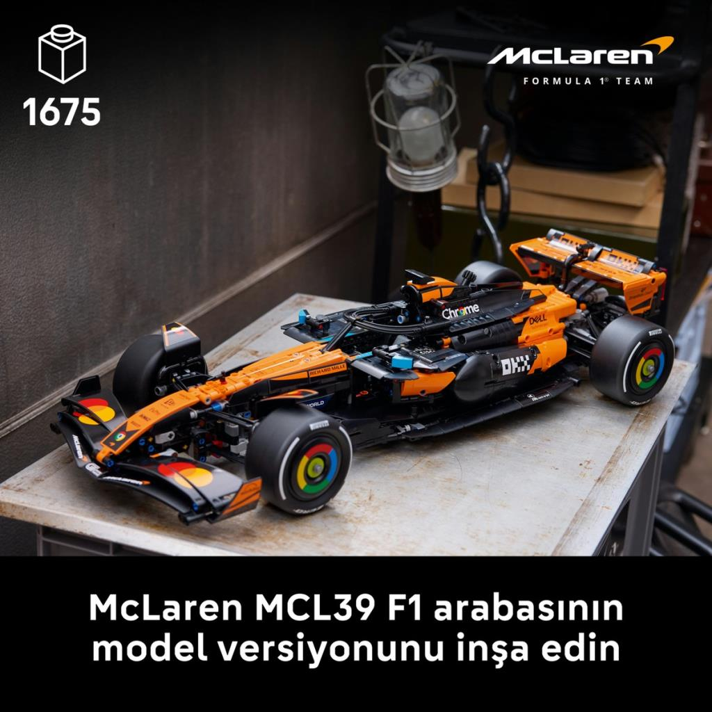 McLaren MCL39 F1 takımının turuncu ve siyah renkli detaylı Lego model aracı.