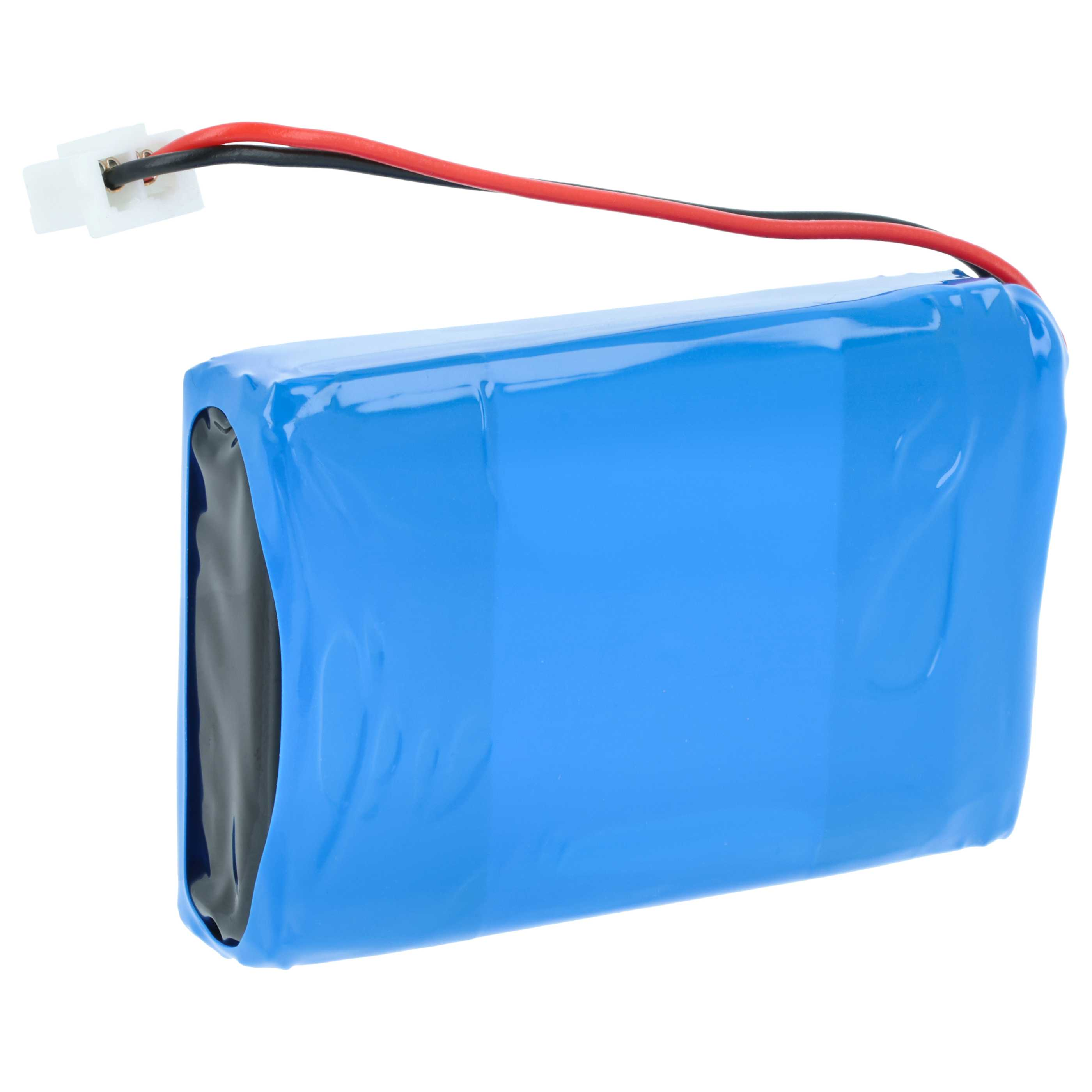 Ein blauer Akku mit roten und schwarzen Kabeln, an einem weißen Stecker befestigt.