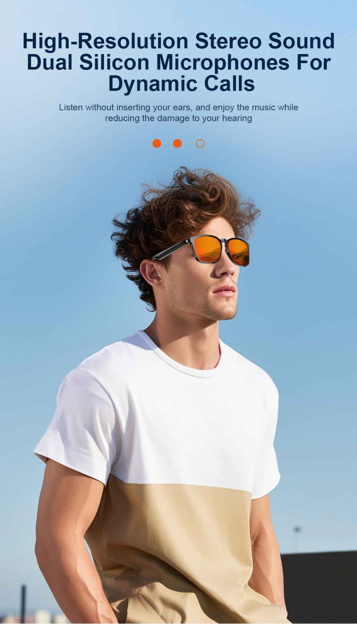 Mann mit Sonnenbrille und weiß-braunem Shirt vor blauem Himmel