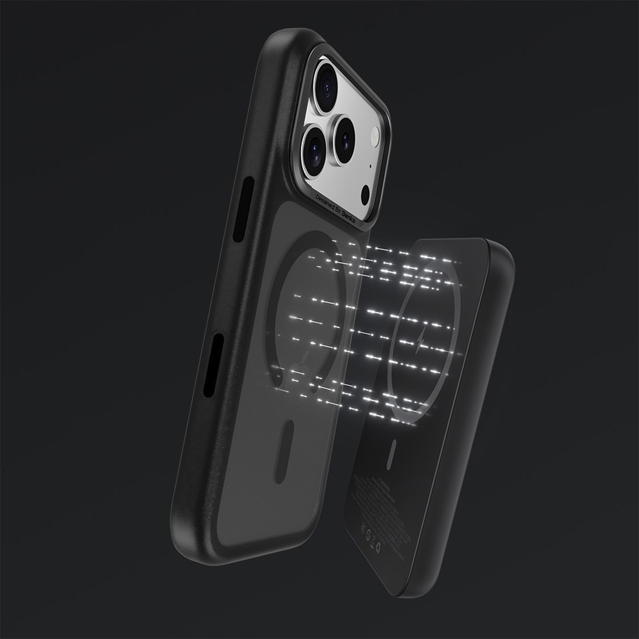 Funda negra para teléfono con tres cámaras y cargador inalámbrico.