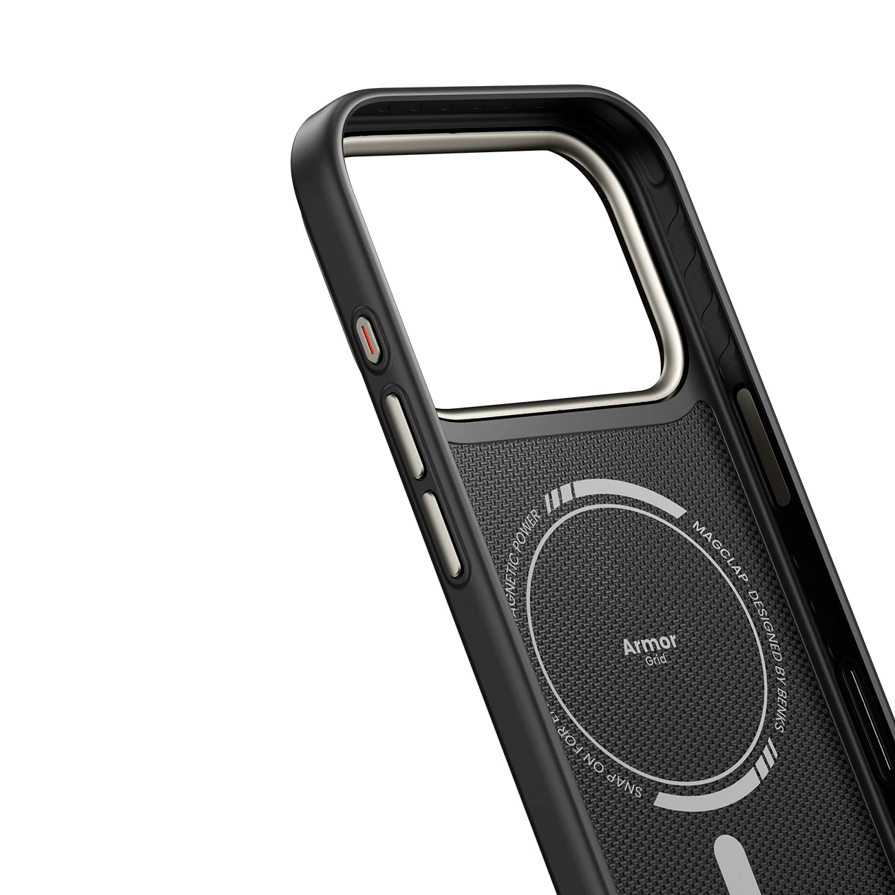 Funda negra para teléfono con borde plateado y anillo magnético.