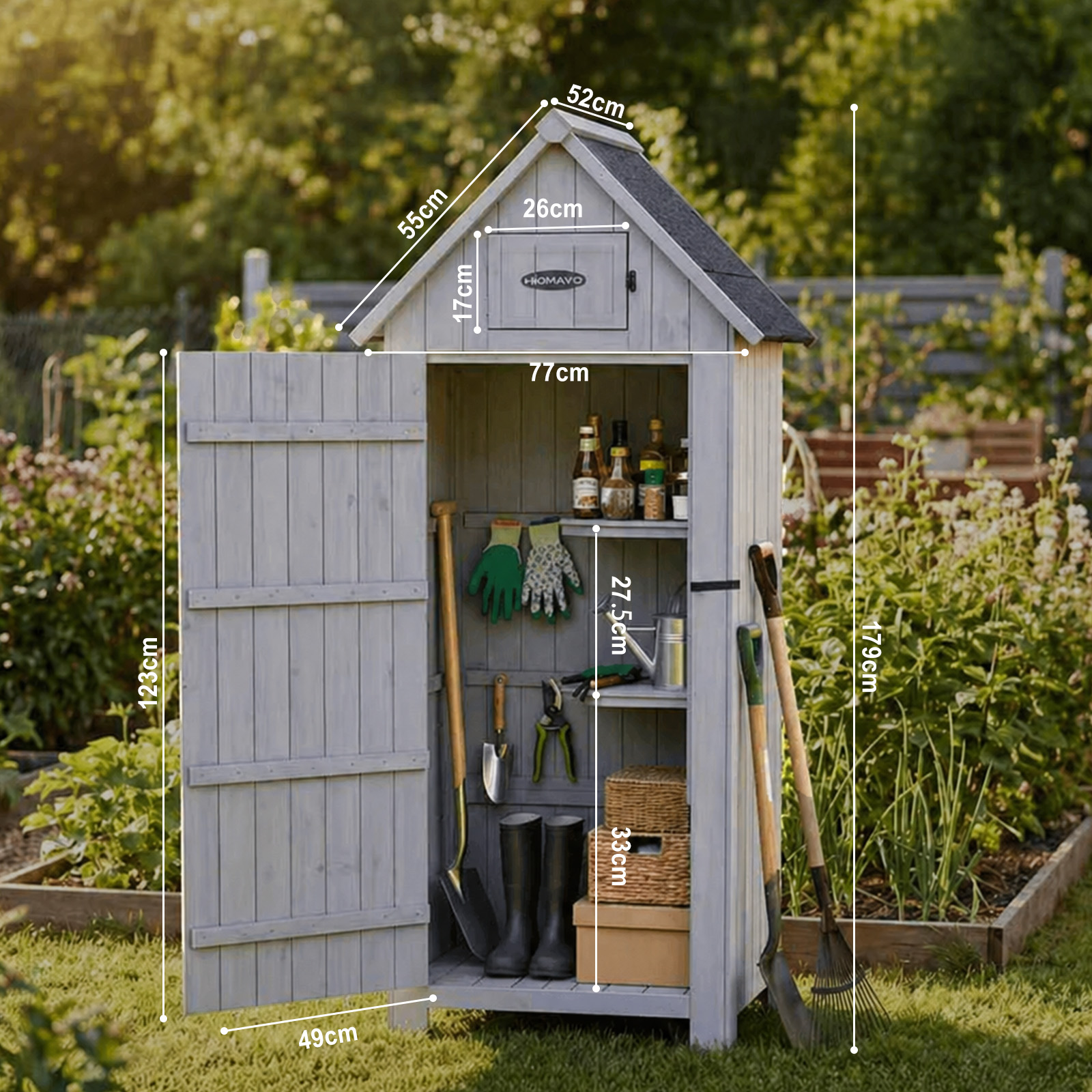 Grauer Gartenschrank mit offener Tür, gefüllt mit Werkzeugen, Handschuhen und Flaschen.