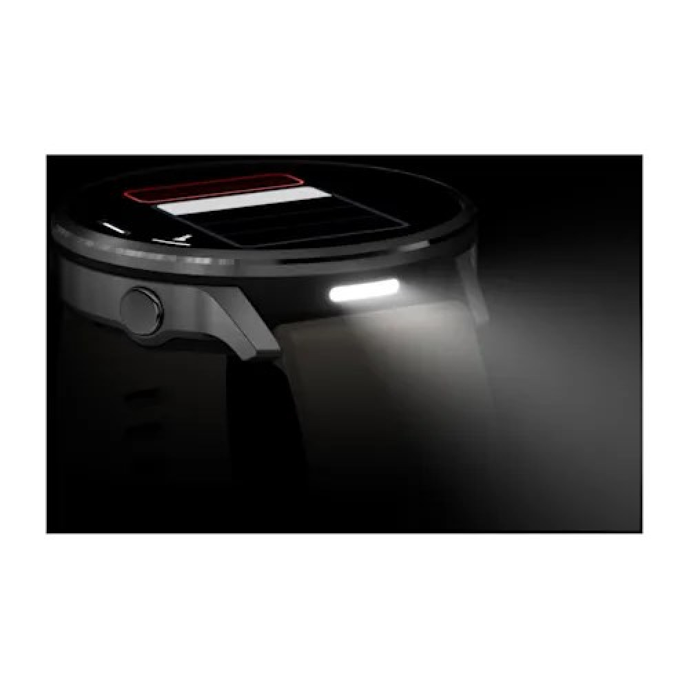 Czarny smartwatch z podświetlaną ramką i jasnym światłem świecącym z boku.