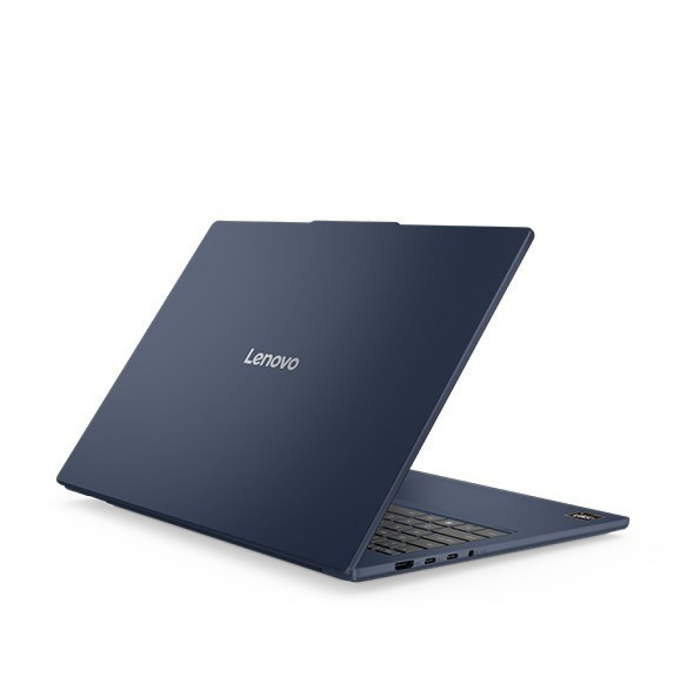 Ciemnoniebieski laptop Lenovo widoczny na białym tle.