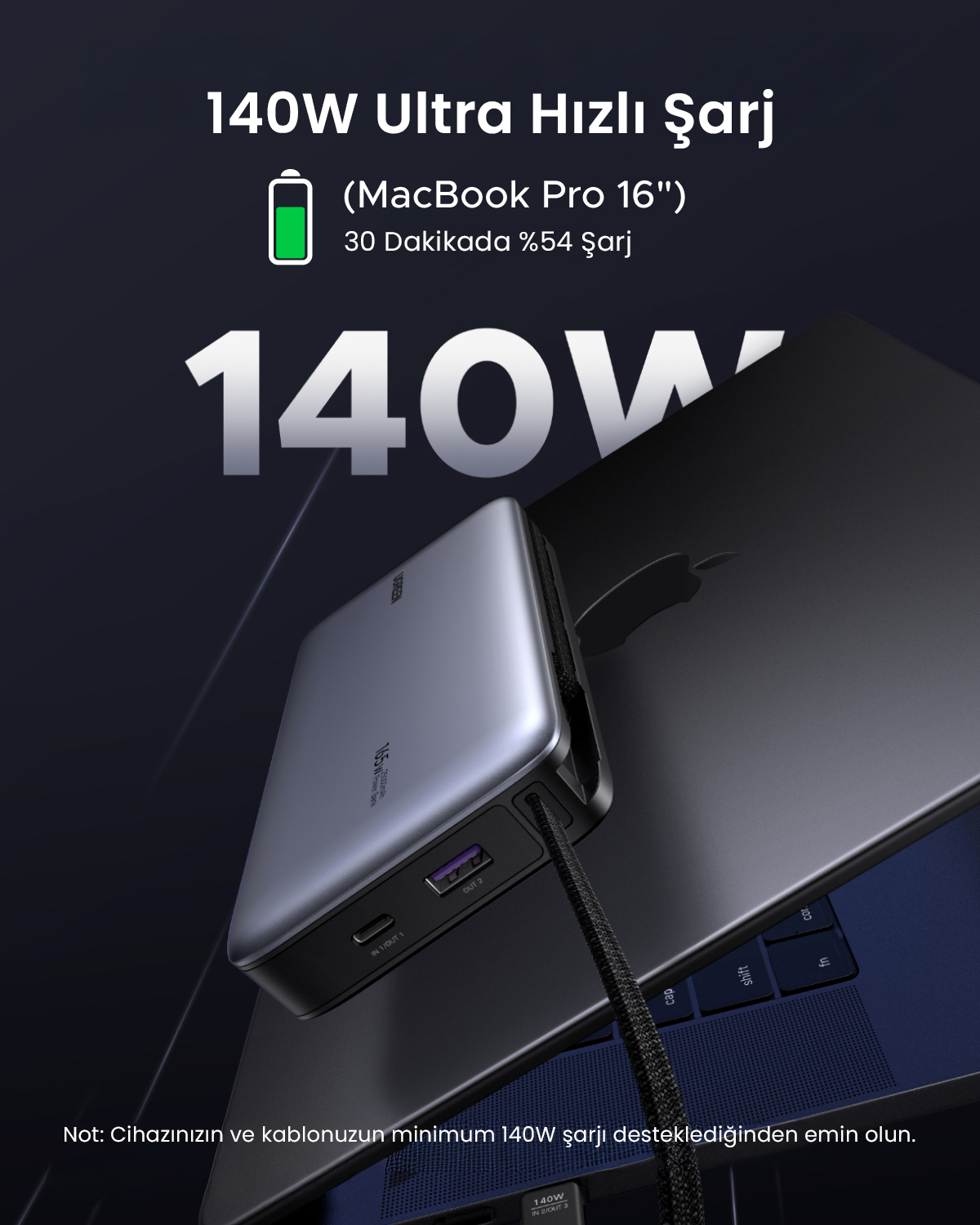 Gri powerbank, 16 inç MacBook Pro'yu 140W ile şarj ediyor.