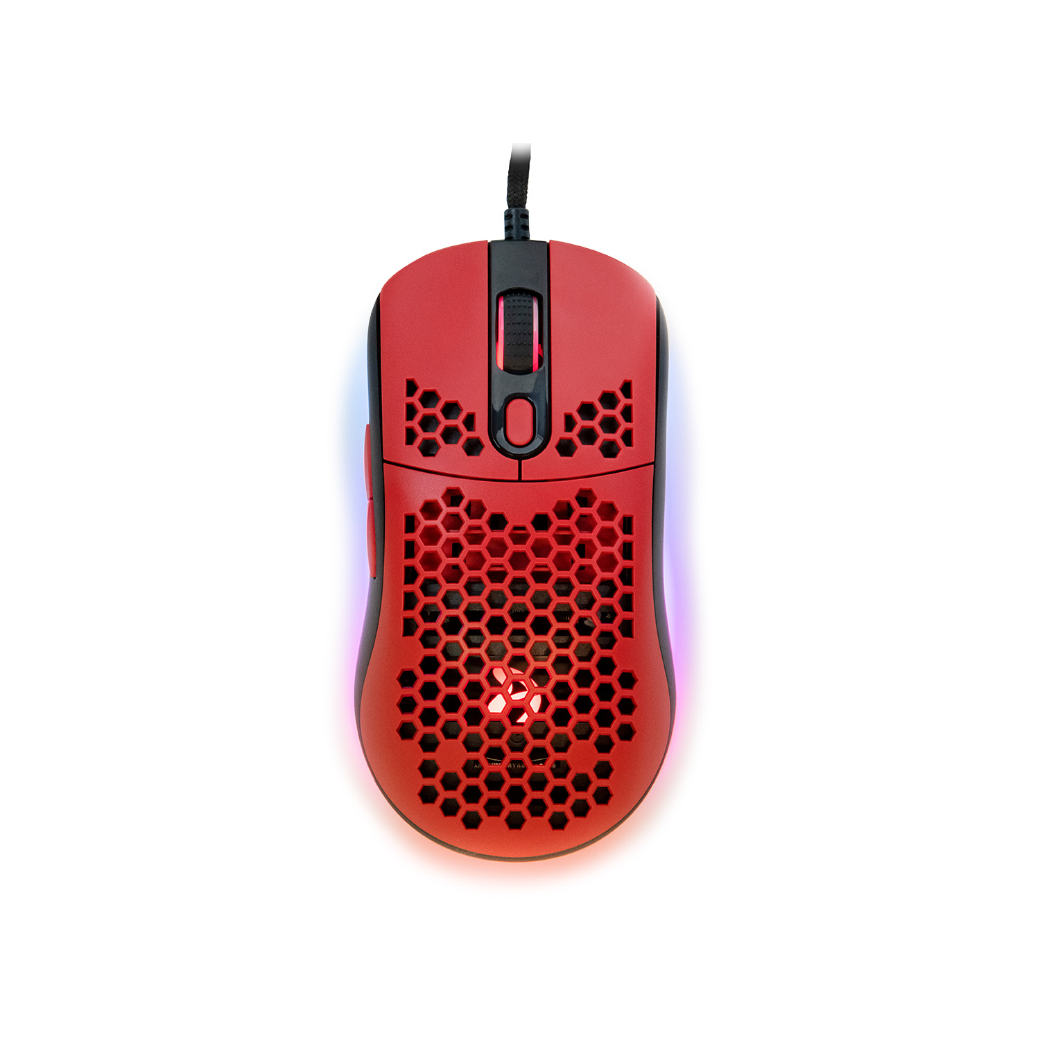Rode gamingmuis met honingraatpatroon en RGB-verlichting op witte achtergrond.