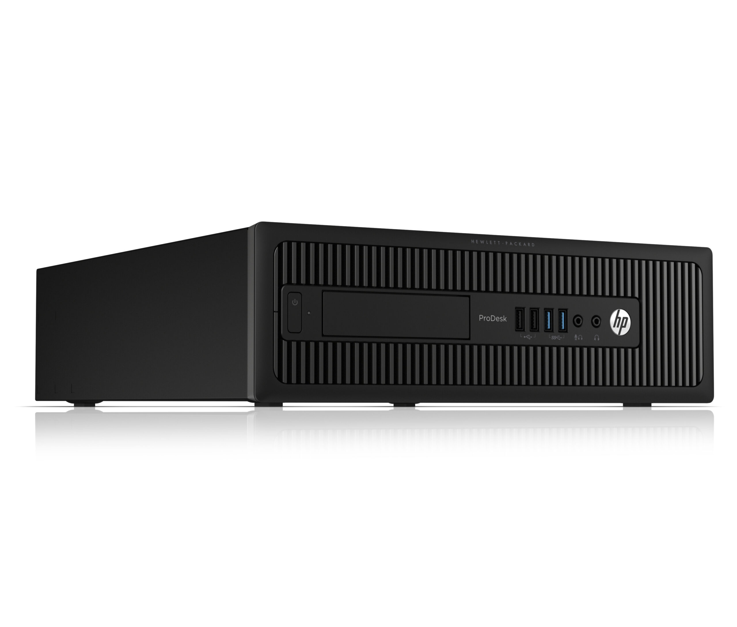 Ordenador de sobremesa HP ProDesk negro con puertos y botón de encendido sobre fondo blanco.