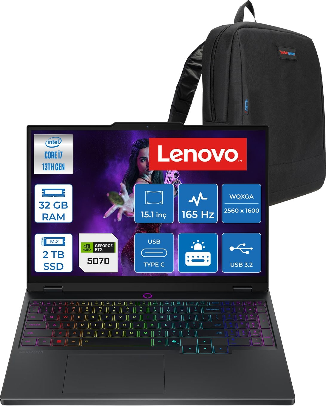 Intel Core i7, 32 GB RAM, 2 TB SSD ve RTX 5070 özellikli Lenovo dizüstü bilgisayar, sırt çantası yanında.