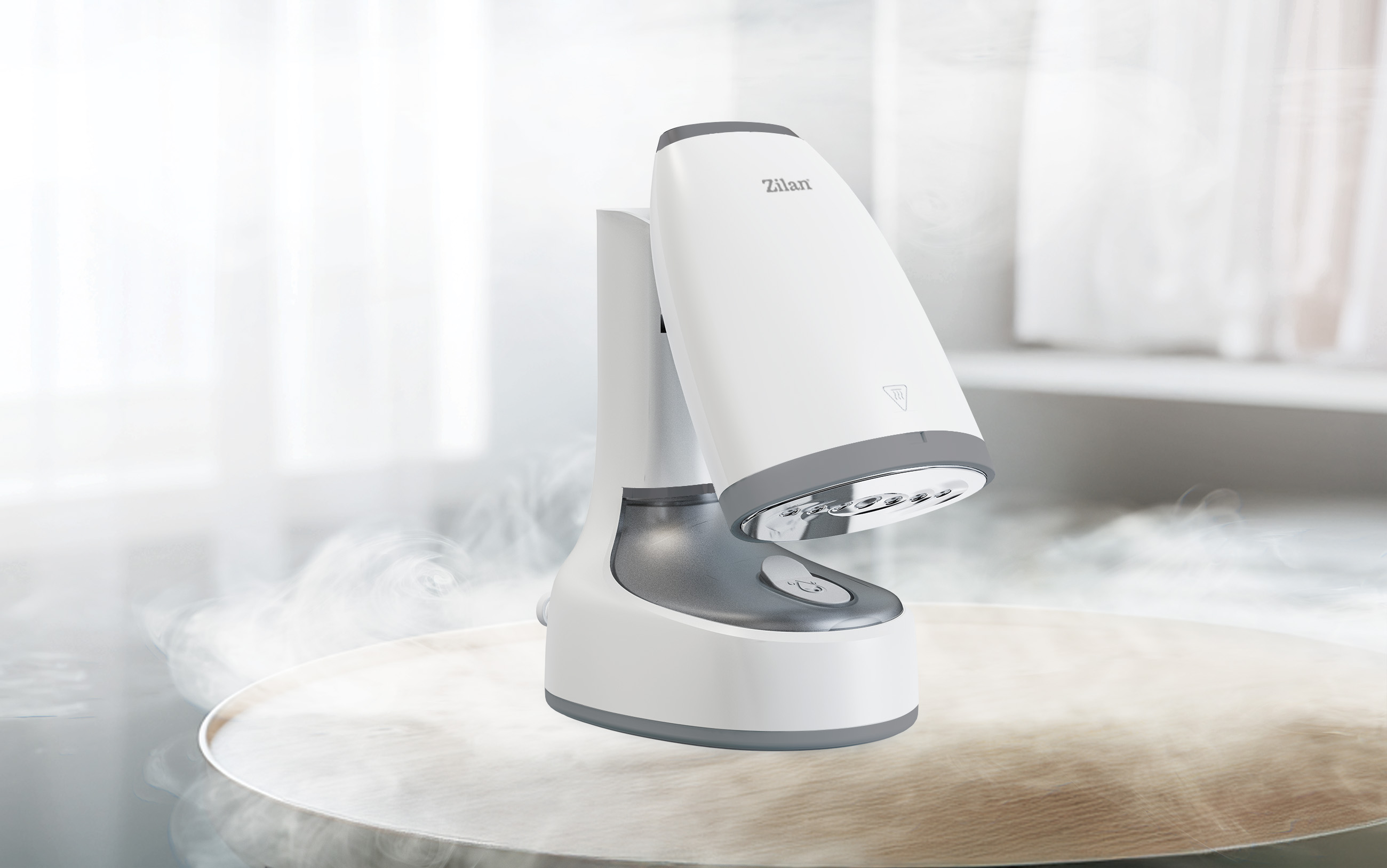 Un vaporizzatore bianco con accenti grigi poggia su una base rotonda con vapore.