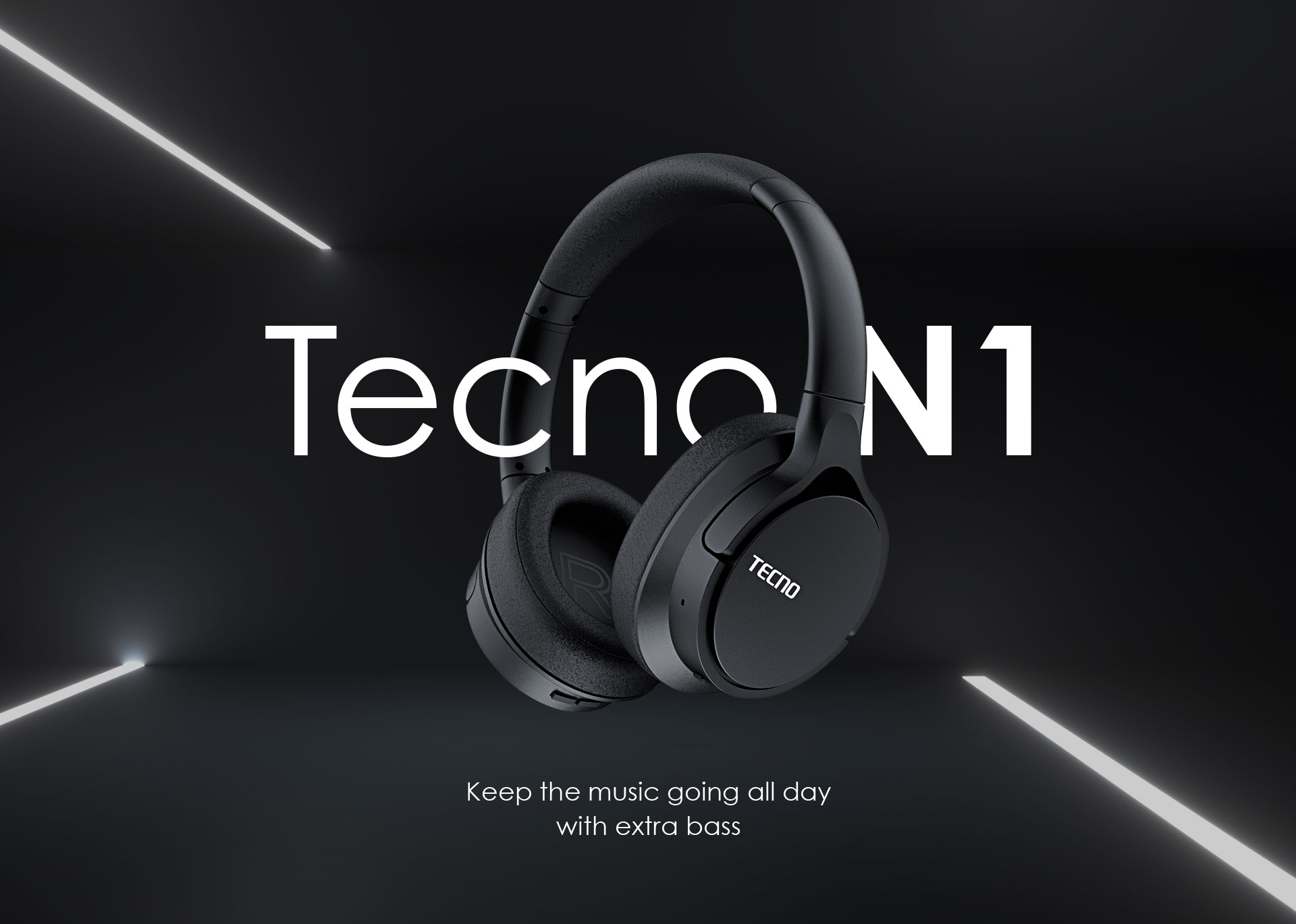 Koyu arka plan üzerinde beyaz yazılı siyah Tecno N1 kulaklık.