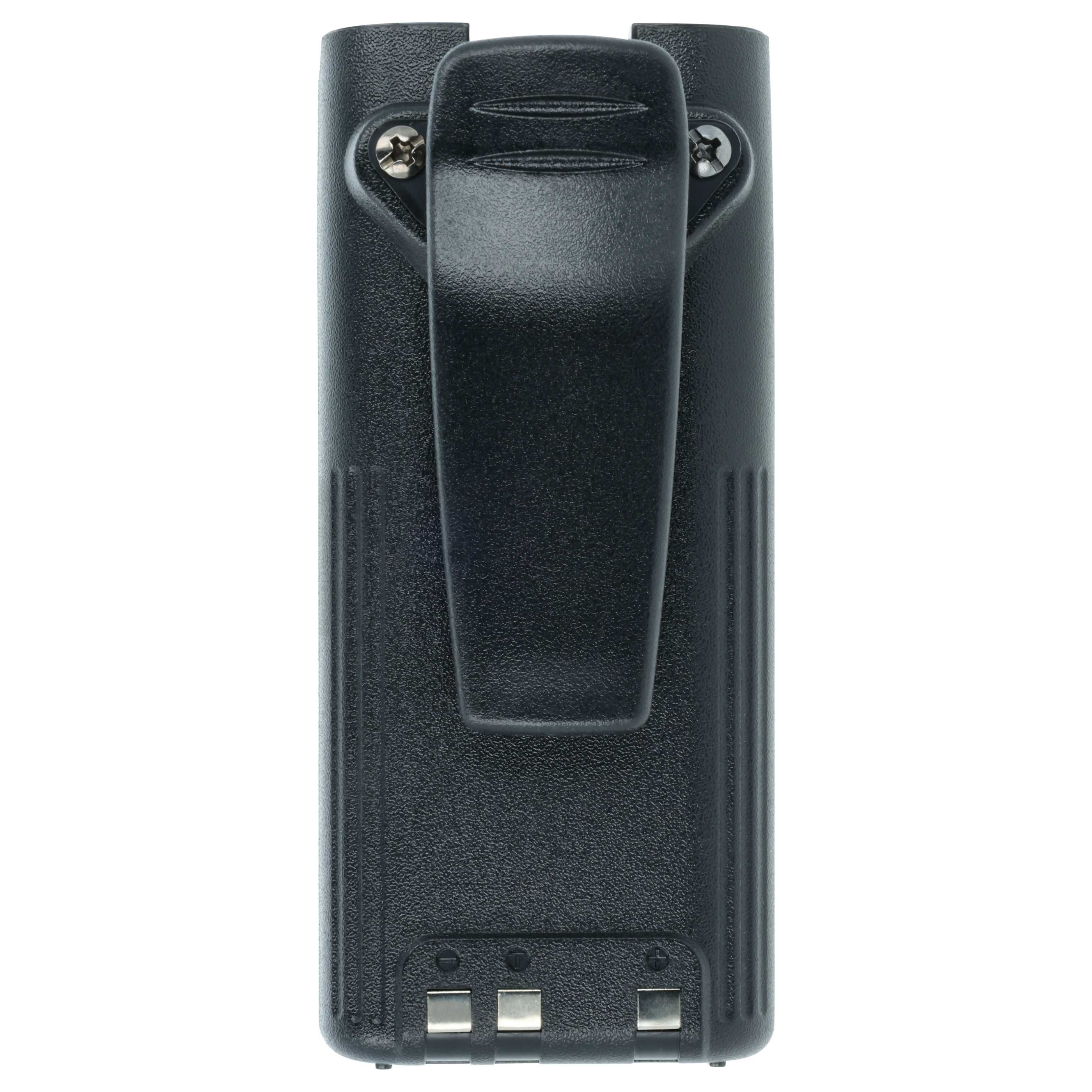 Schwarzer Akku mit Gürtelclip, Nahaufnahme auf weißem Hintergrund.