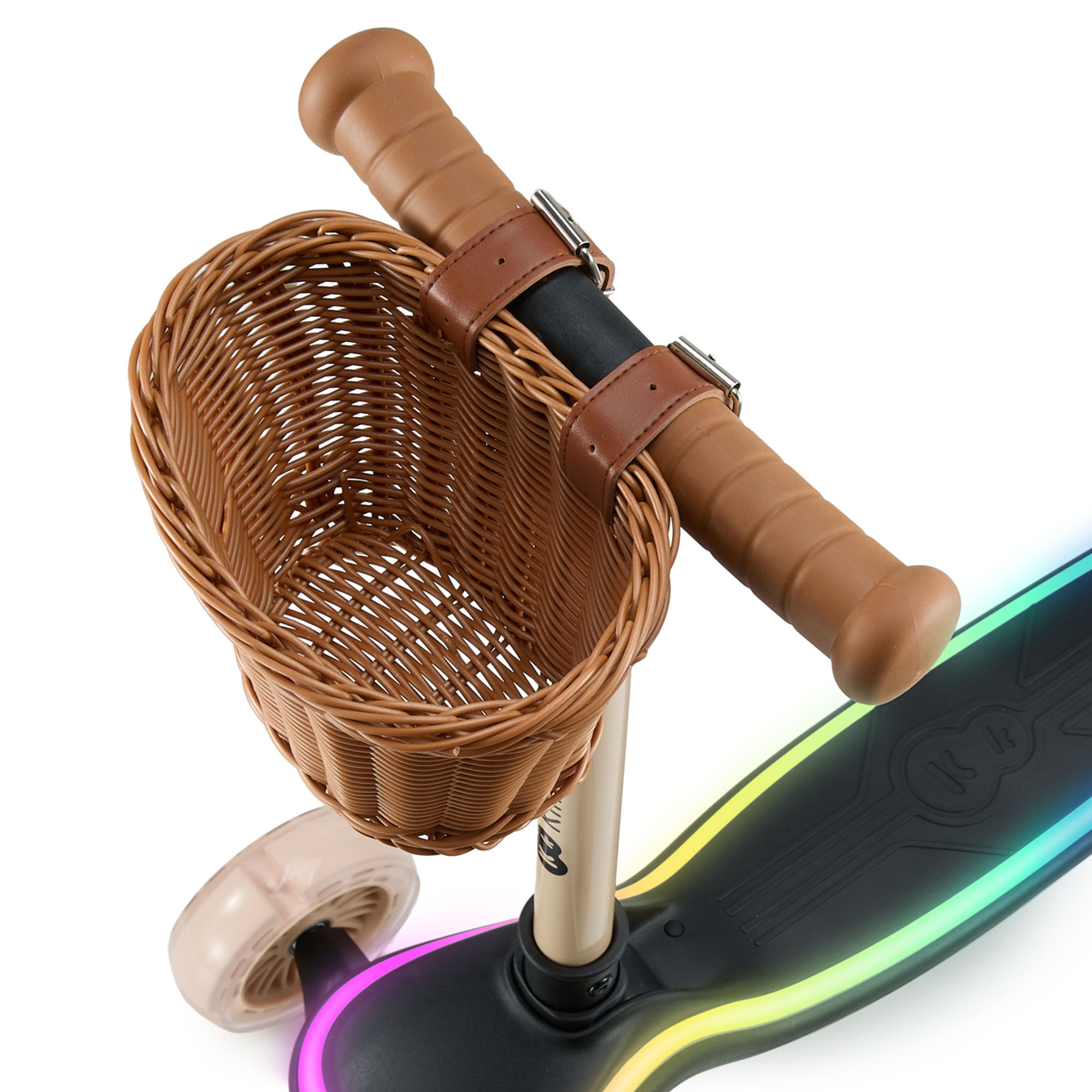 Brauner Korbfür Roller mit LED-Beleuchtung und braunen Griffen.