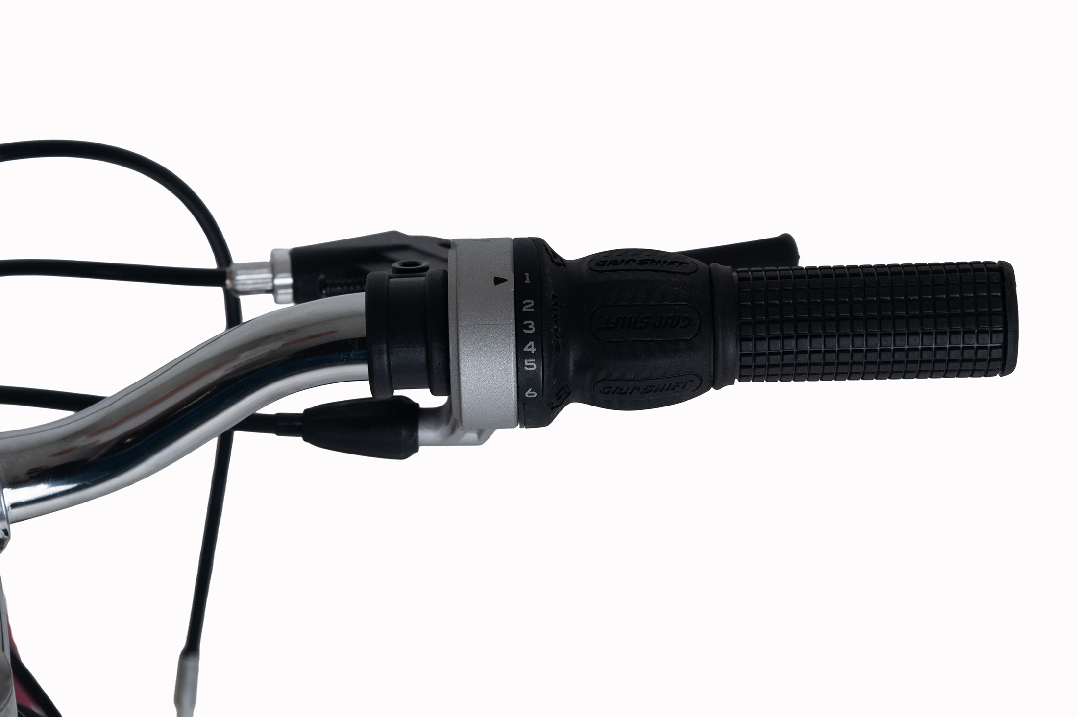 Fahrradlenker mit Schaltdrehgriff und Bremshebel.