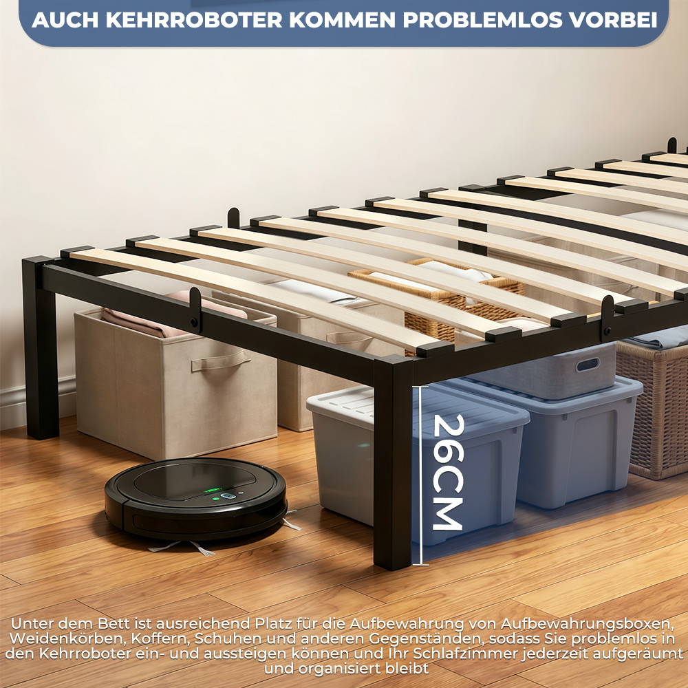 Ein Saugroboter reinigt unter einem Bettgestell mit viel Stauraum.