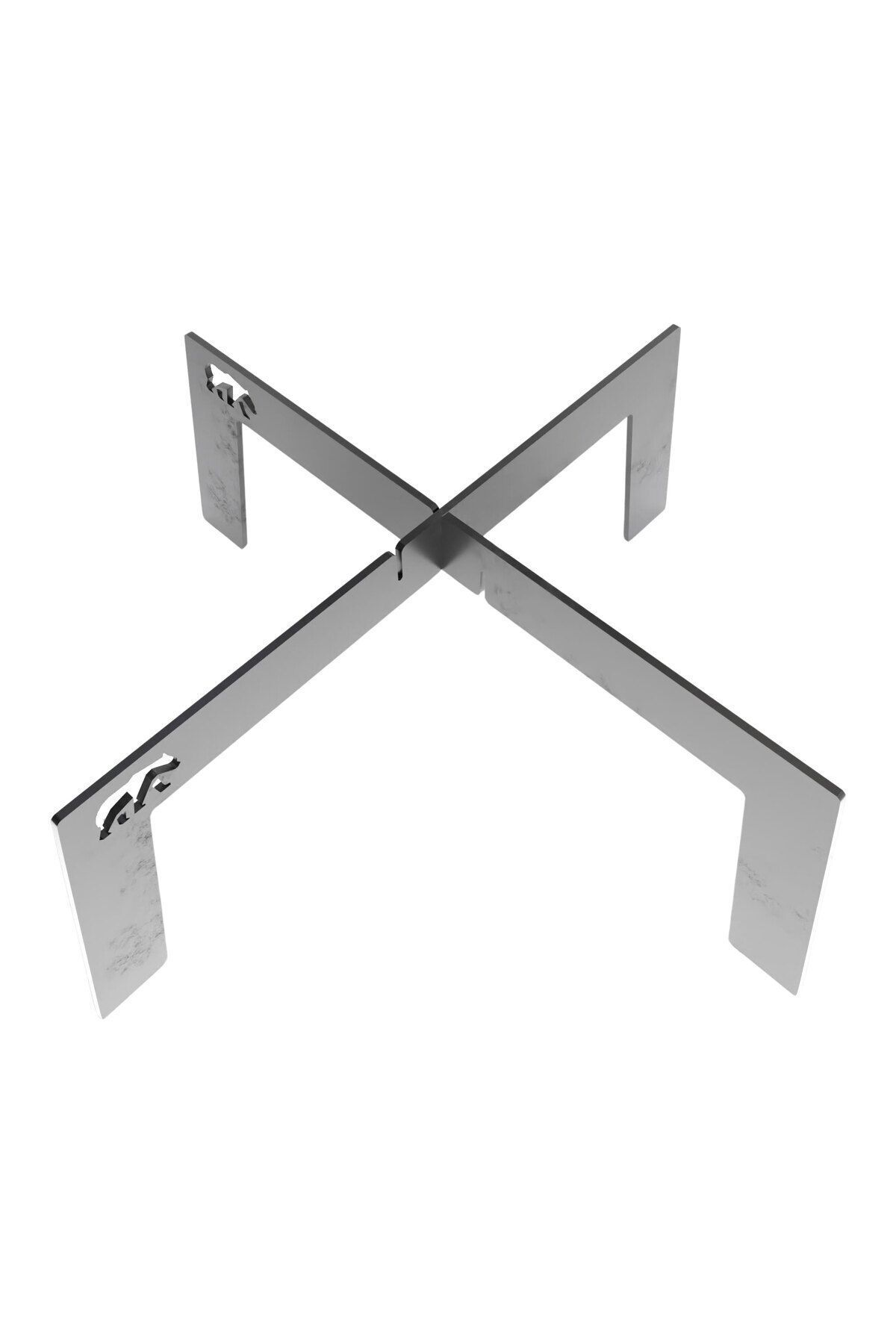 Gümüş metal, dört kollu, X şeklinde bir stant.