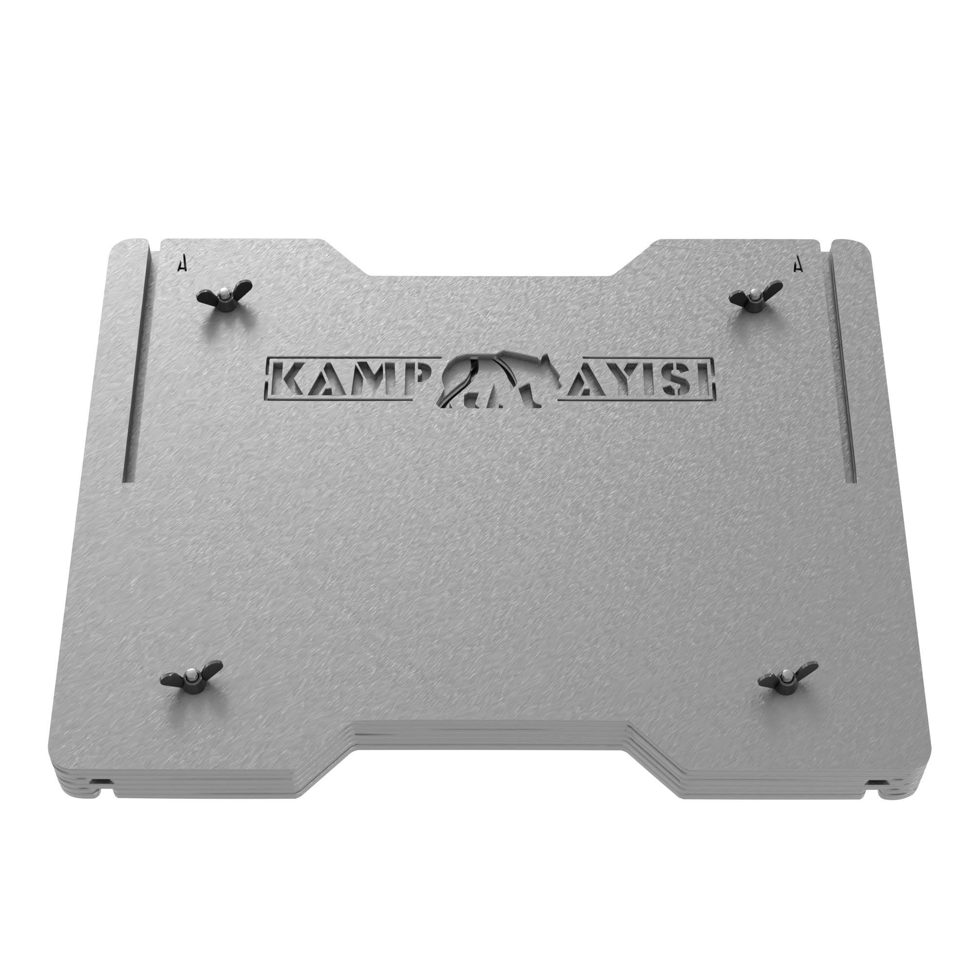 Fil logosu ve kelebek somunlu gri metal plaka.