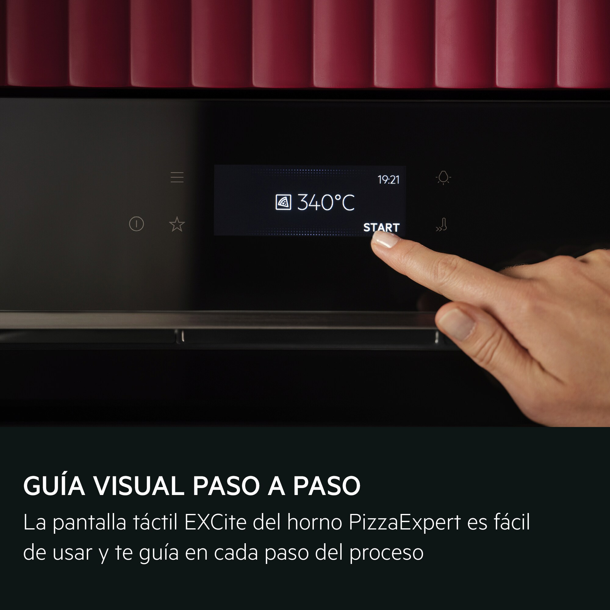 Un dedo presiona el botón "START" en la pantalla de un horno a 340°C.