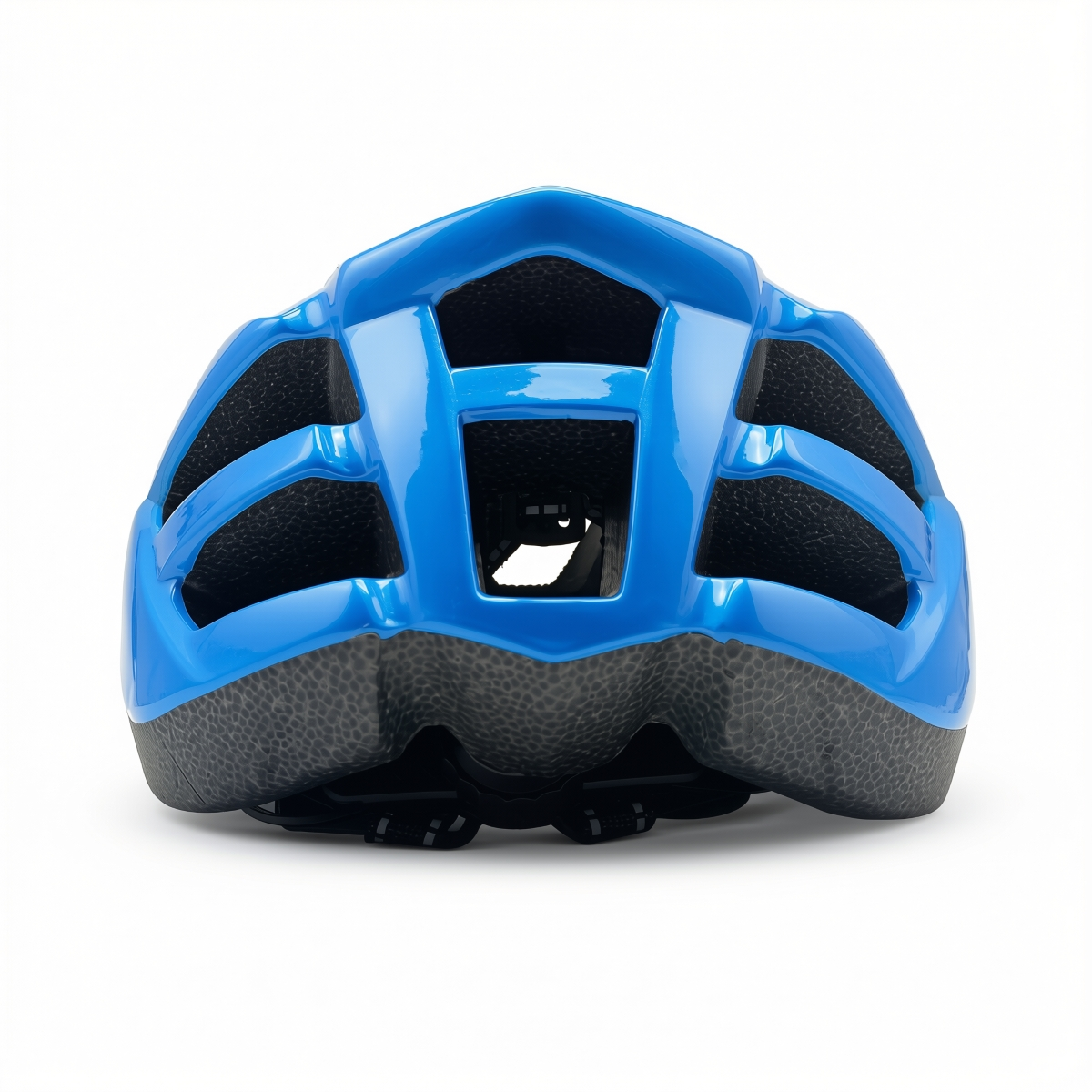 Casco de bicicleta azul con ventilaciones y correas negras. Visto desde atrás.