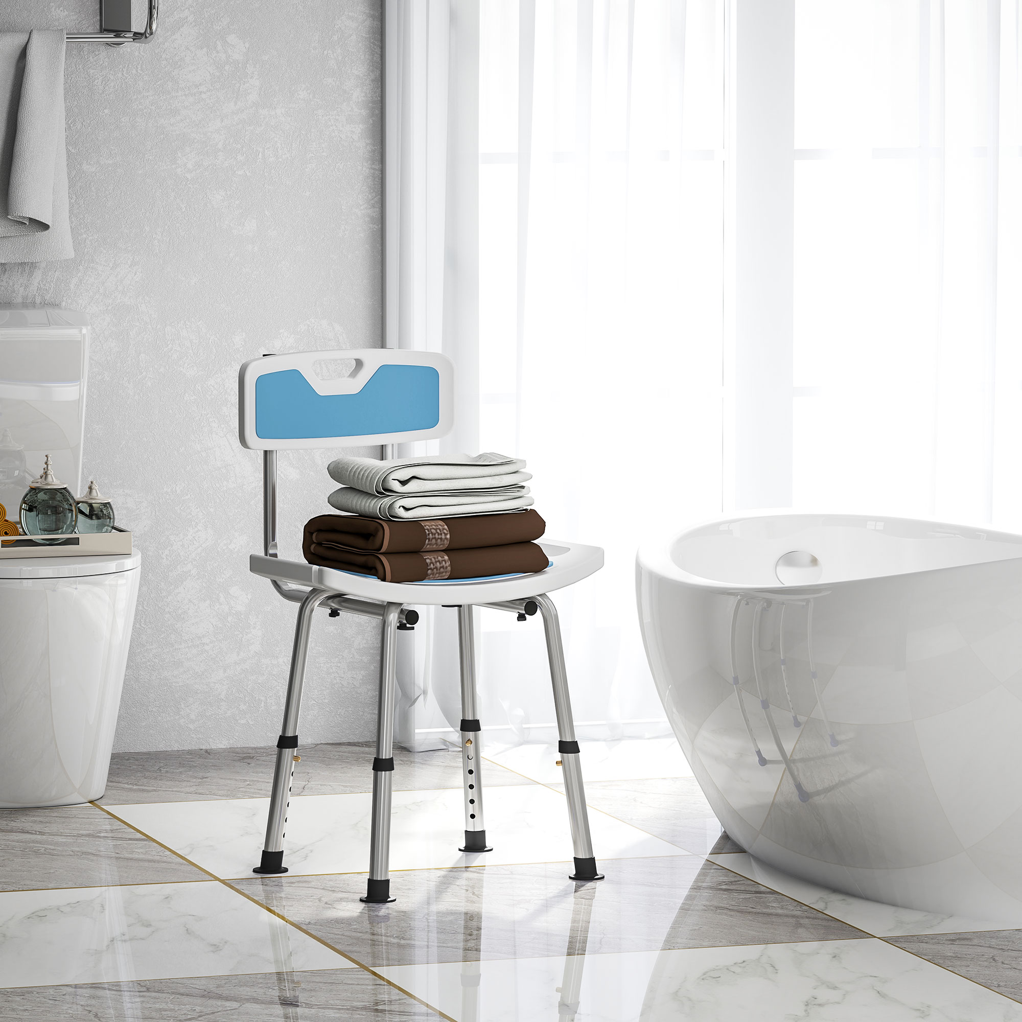 Una silla de ducha azul con toallas junto a un inodoro y una bañera.