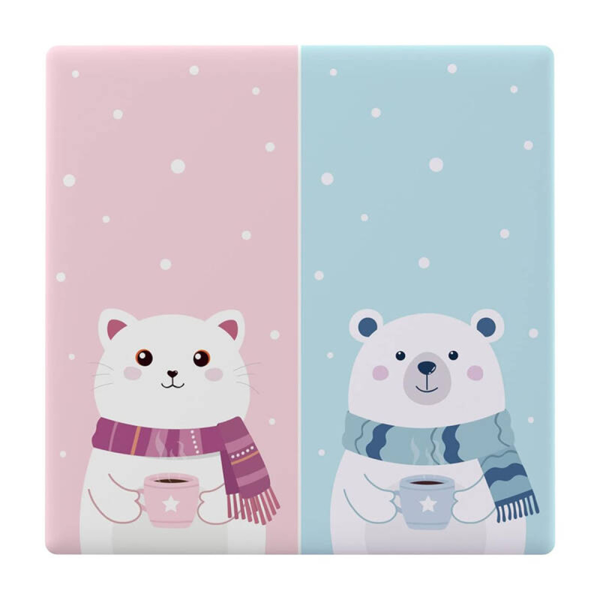 Kot i niedźwiedź w szalikach trzymają kubki w zaśnieżonym krajobrazie.