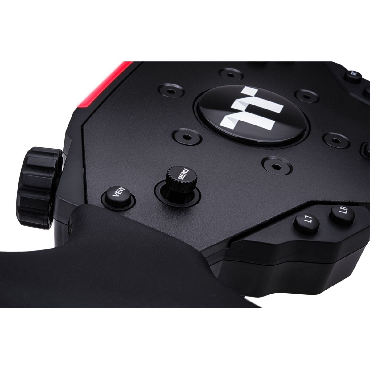 Manette de jeu noire avec lumières rouges, boutons et un logo.