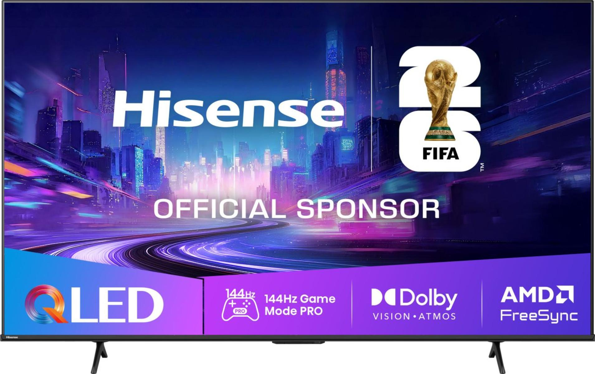 Telewizor Hisense QLED z logo sponsora FIFA, panoramą miasta i funkcjami do gier.