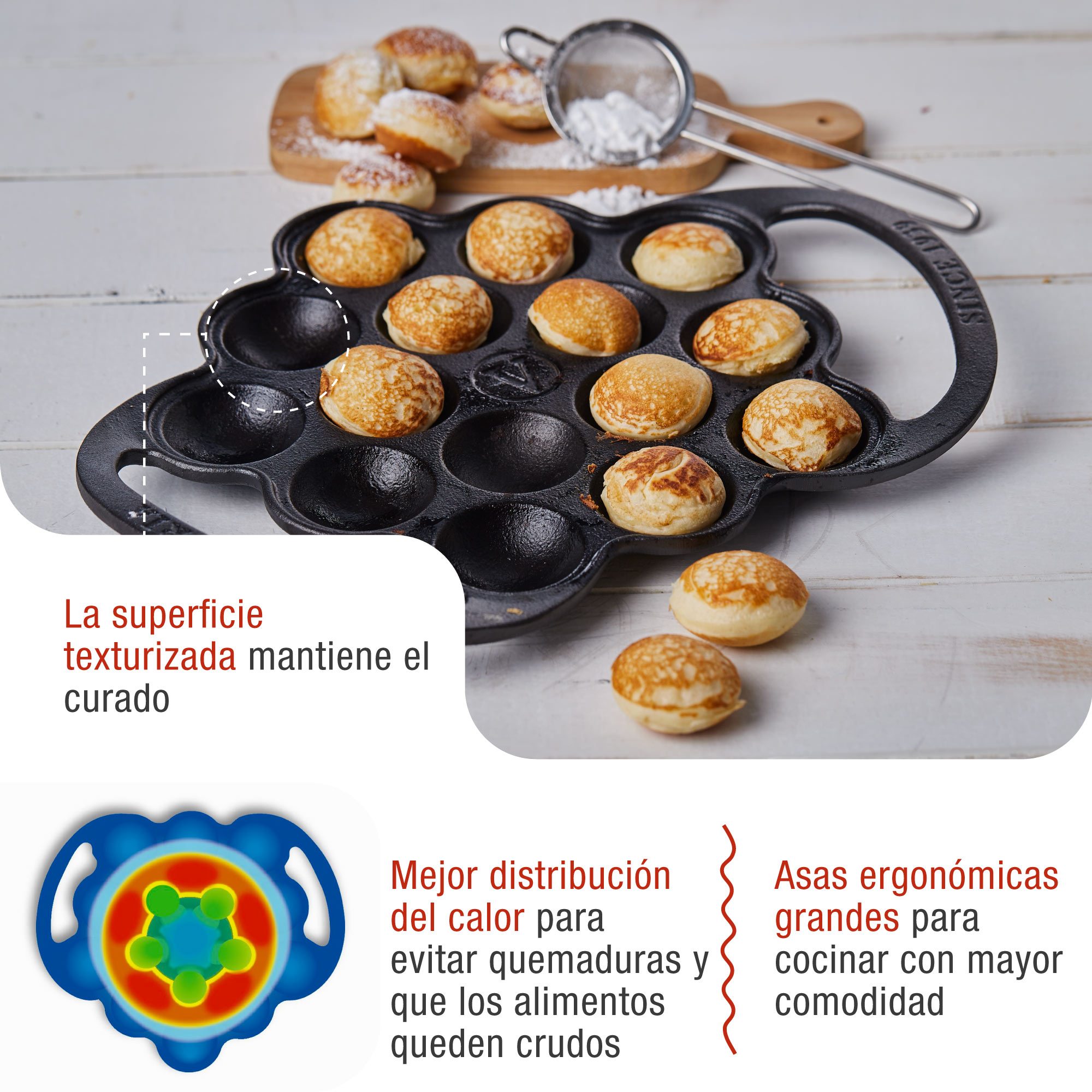 Sartén de hierro fundido con pequeños panqueques dorados y un colador con azúcar glas.