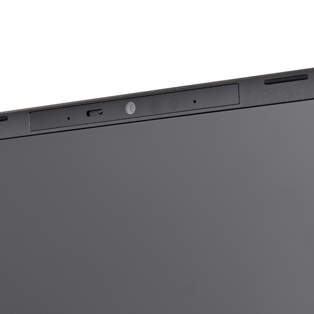 Zbliżenie na górną ramkę ekranu laptopa z kamerą i mikrofonami.