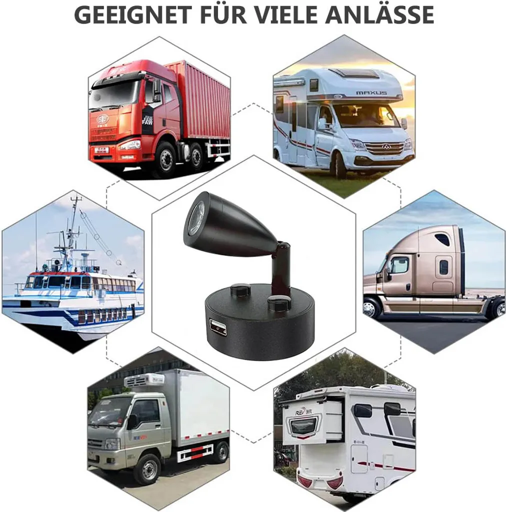 Kleines schwarzes Licht mit USB-Anschluss, umgeben von Fahrzeugen: LKW, Wohnmobil, Sattelzug, Lieferwagen, Boot.