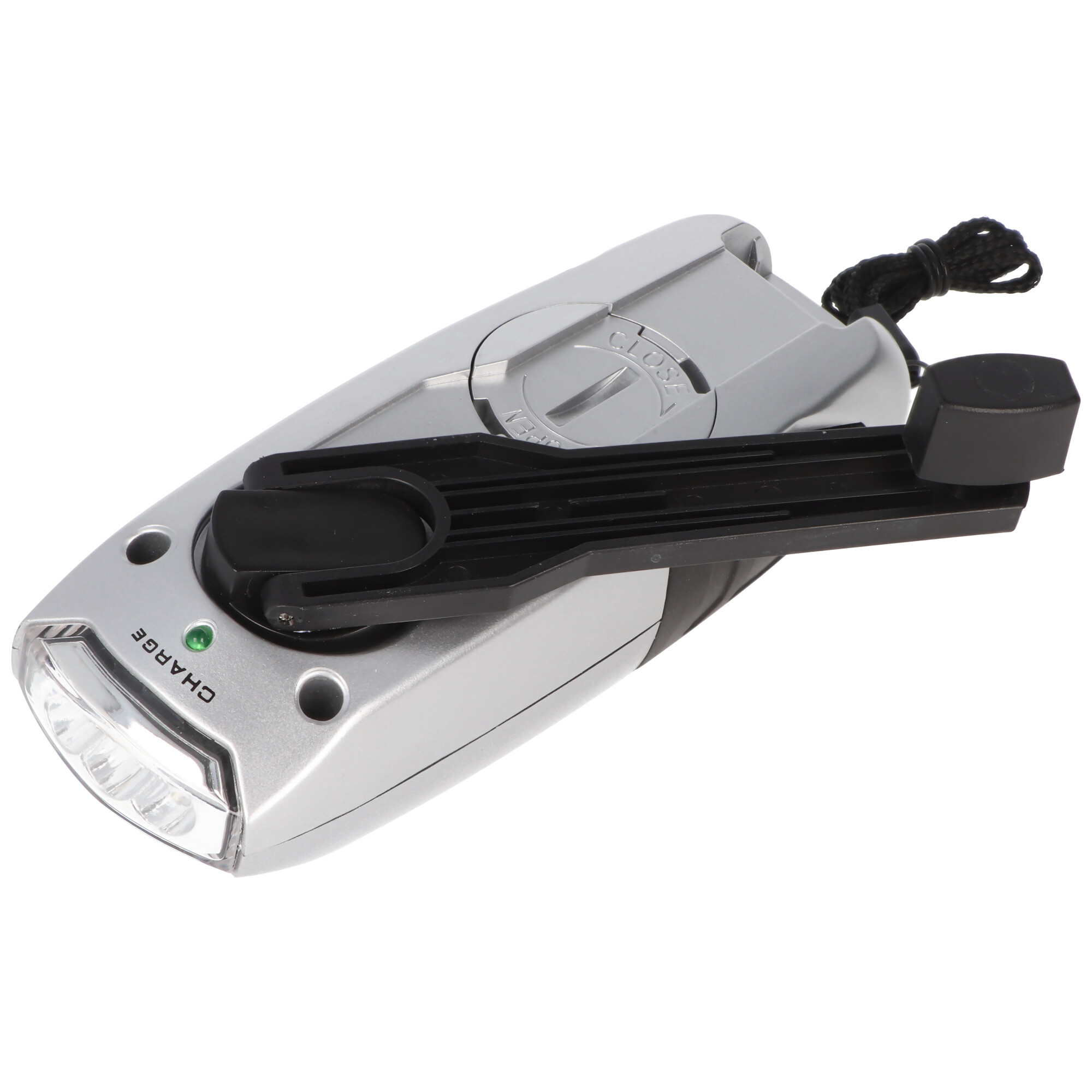Lampe de poche argentée avec manivelle et voyant de charge, fond blanc.