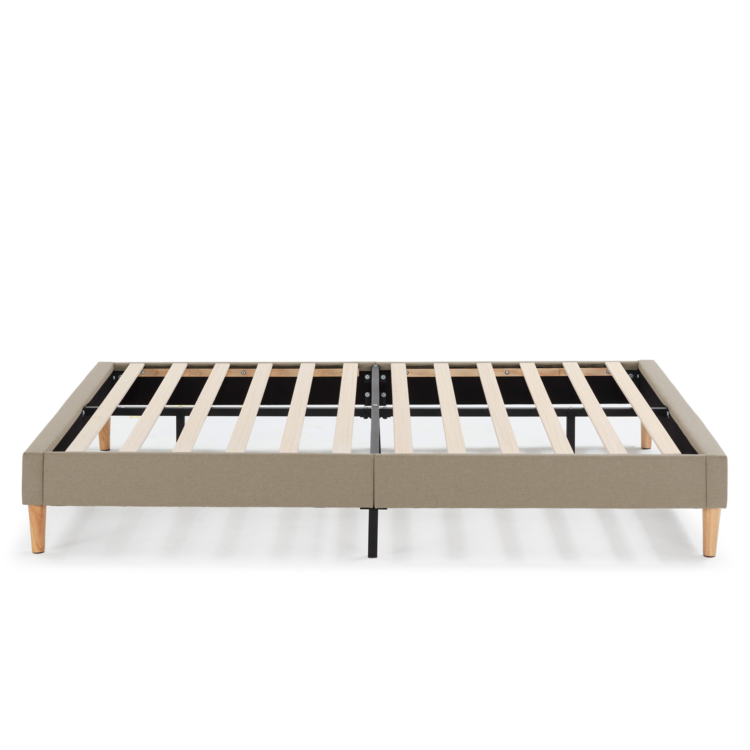 Una base de cama color topo con listones de madera y cuatro patas de madera.