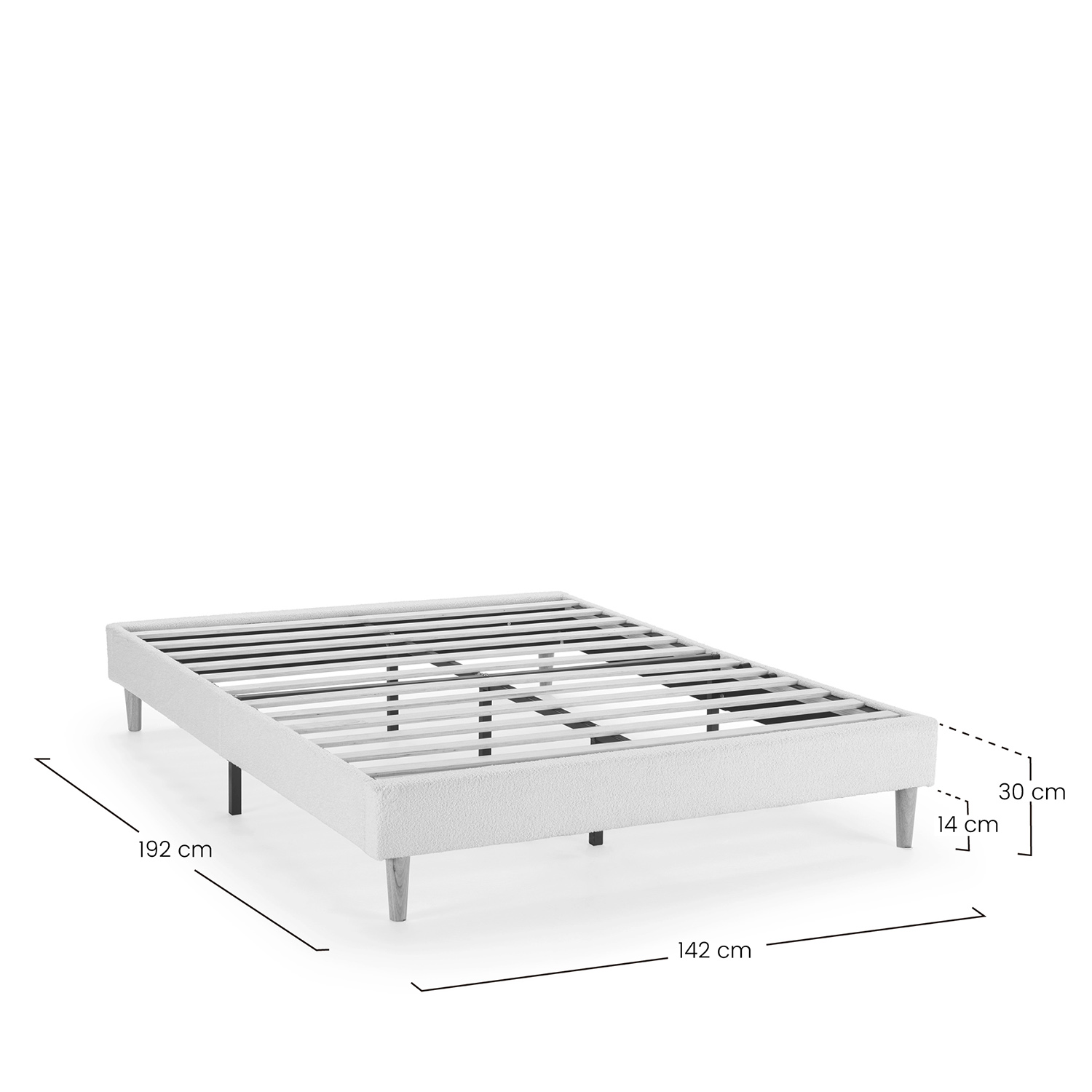 Una base de cama blanca con listones de madera y patas de madera inclinadas, con medidas.