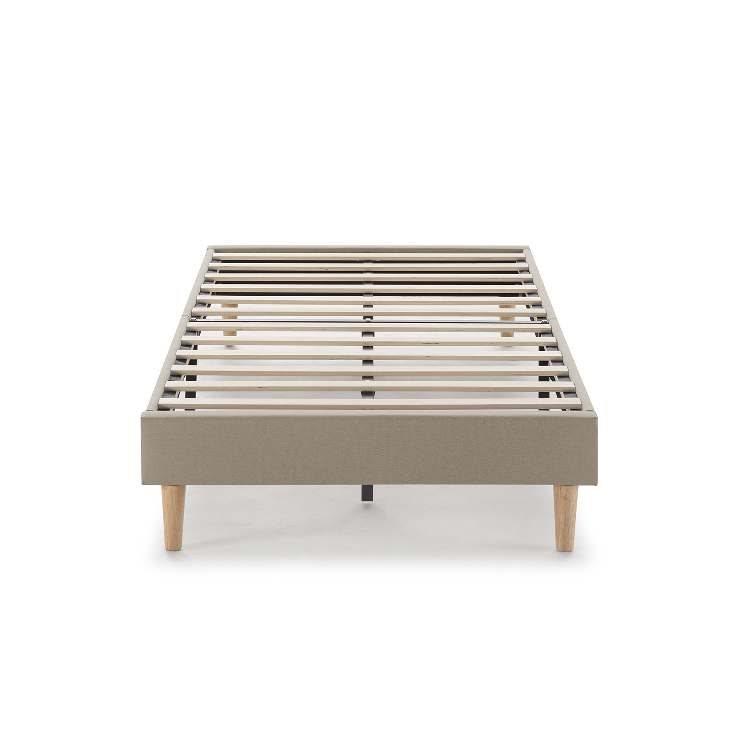Estructura de cama de tela con listones de madera y cuatro patas sobre fondo blanco.