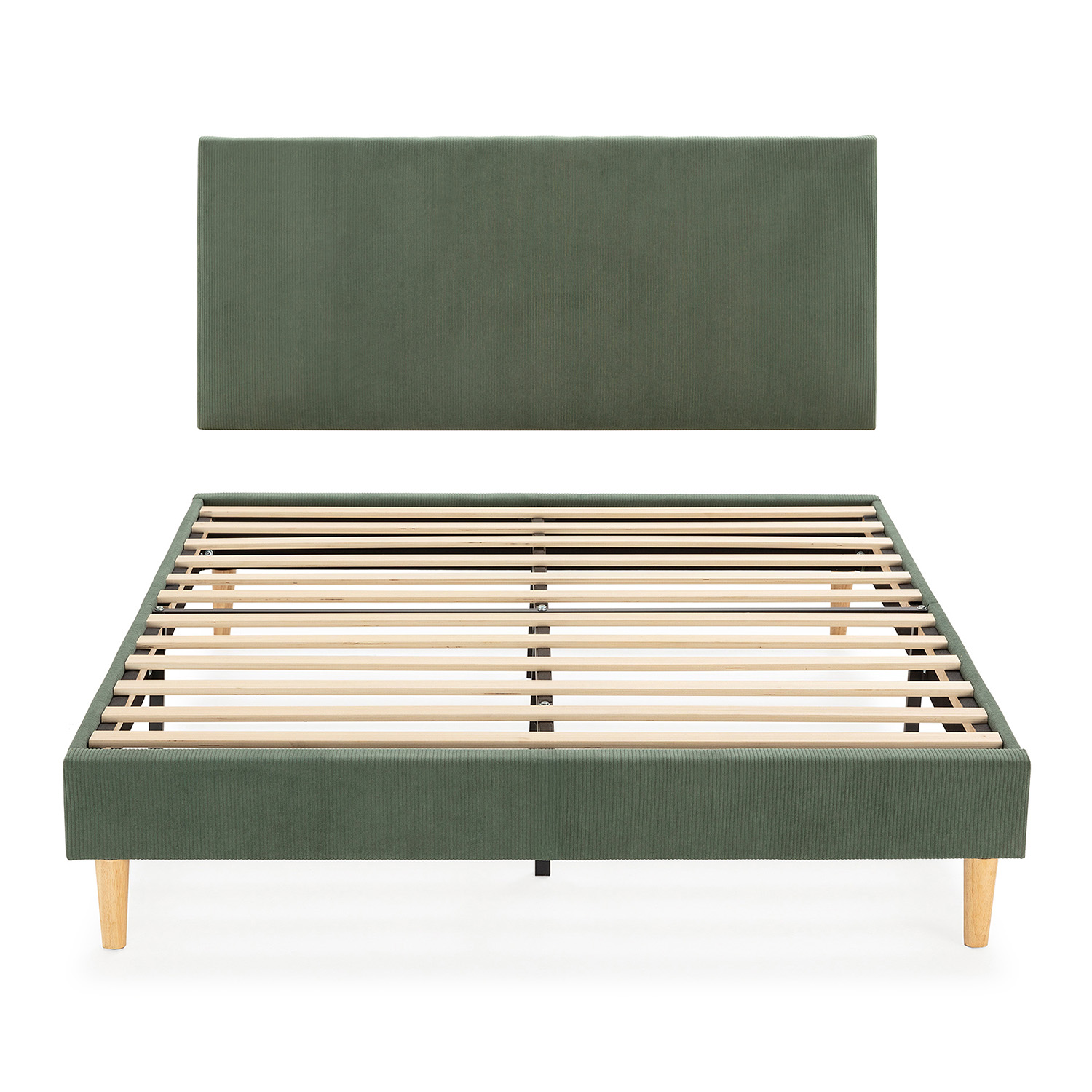 Estructura de cama tapizada verde con listones de madera y cuatro patas. Cabecero separado.