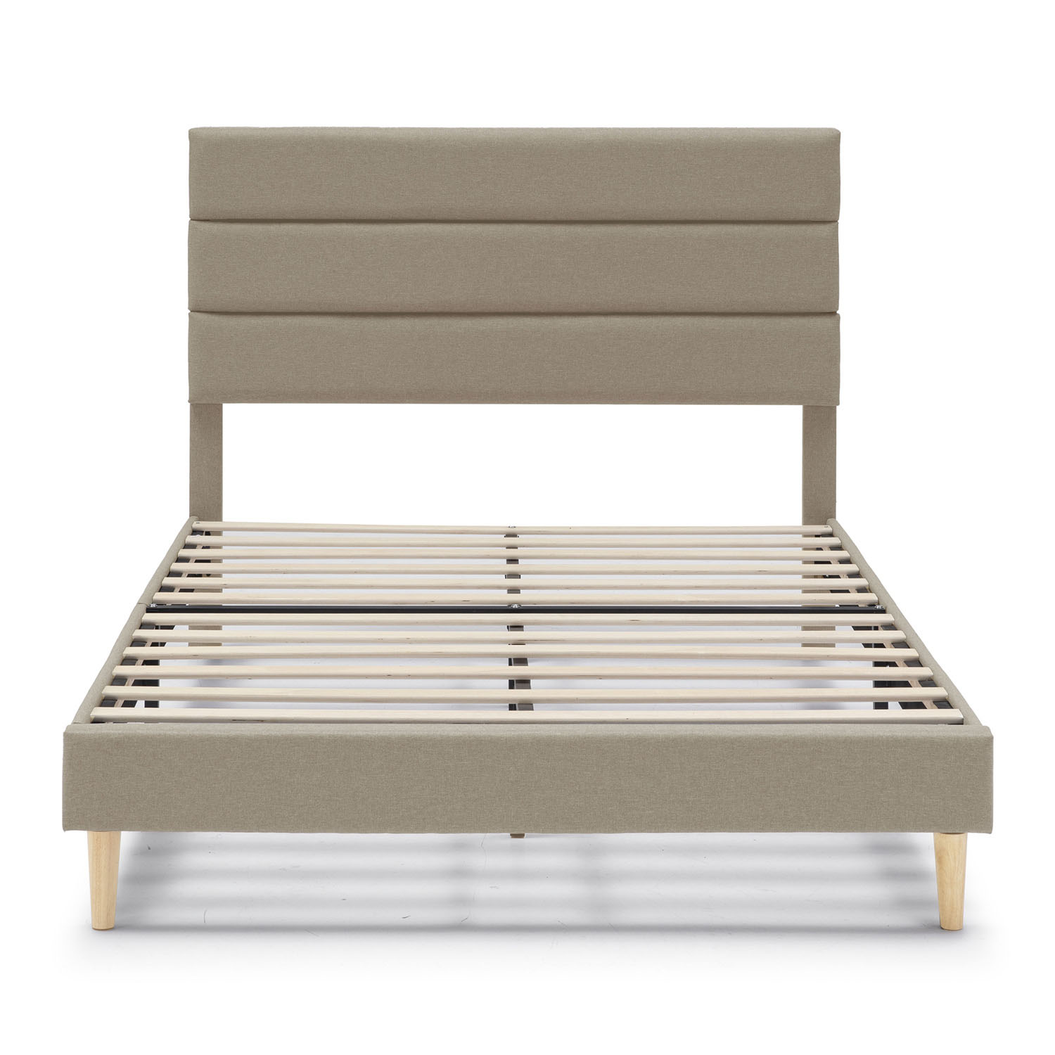 Una base de cama tapizada beige con cabecero acolchado y listones de madera.