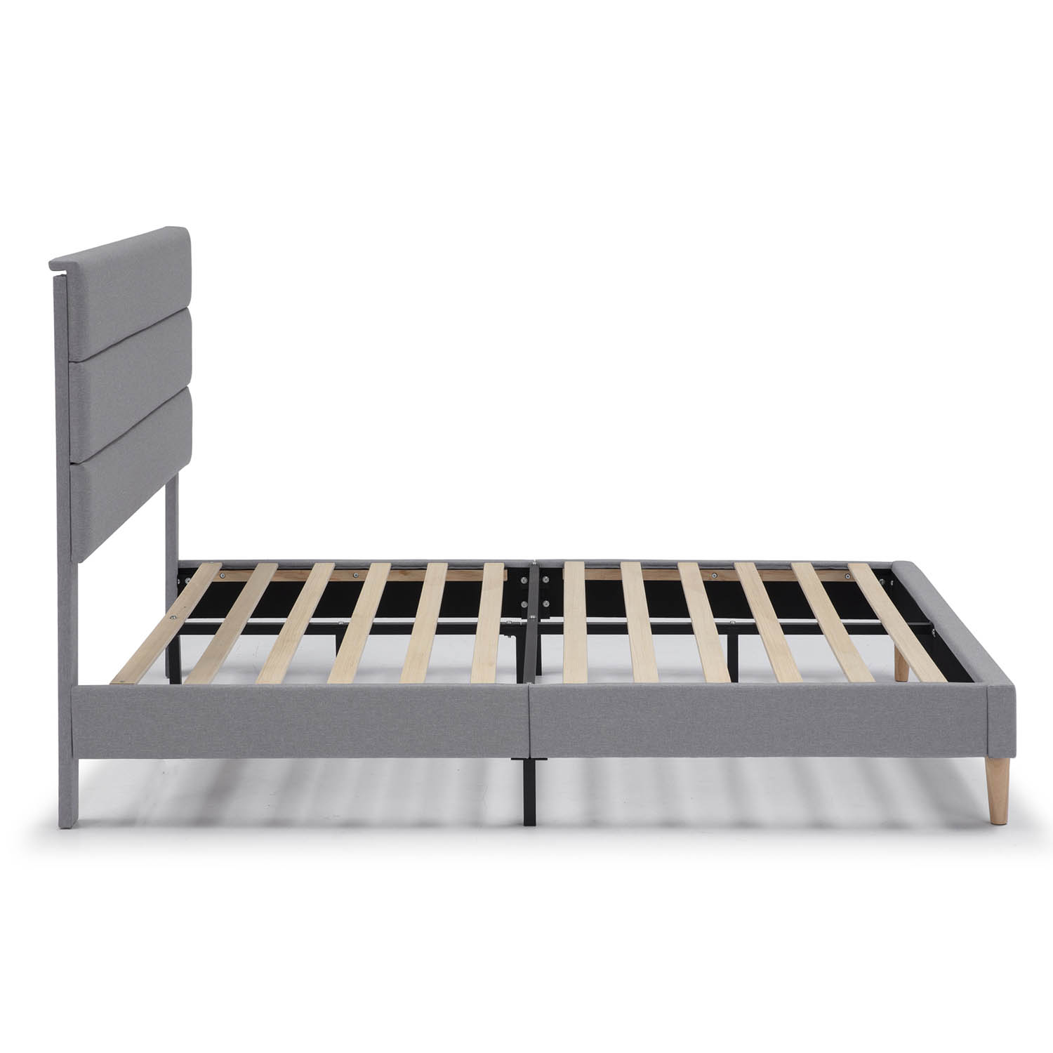 Estructura de cama de tela gris con cabecero acolchado y somier de madera.