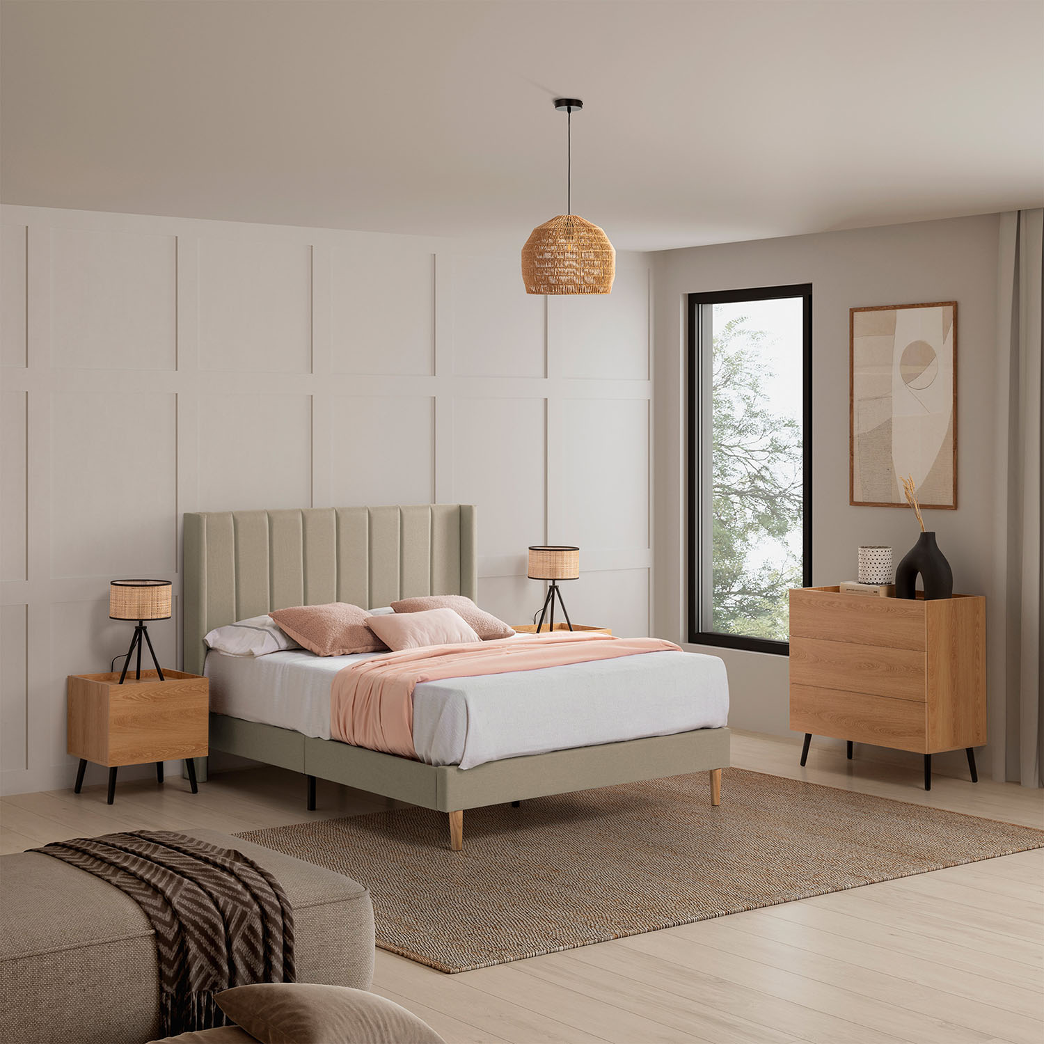 Un dormitorio con cama, mesitas de noche, cómoda y ventana.