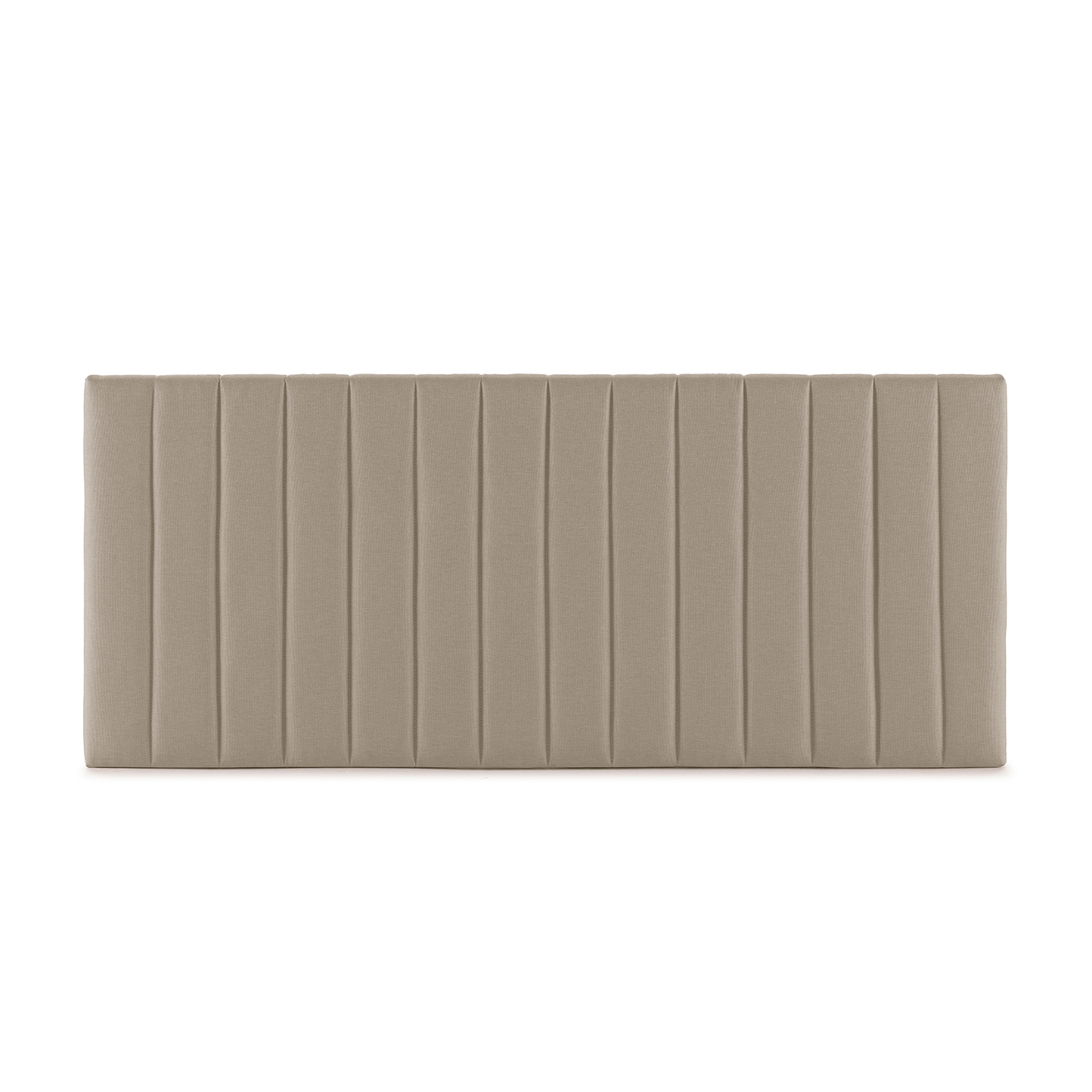 Un cabecero tapizado beige con capitoné de canal vertical, aislado sobre fondo blanco.