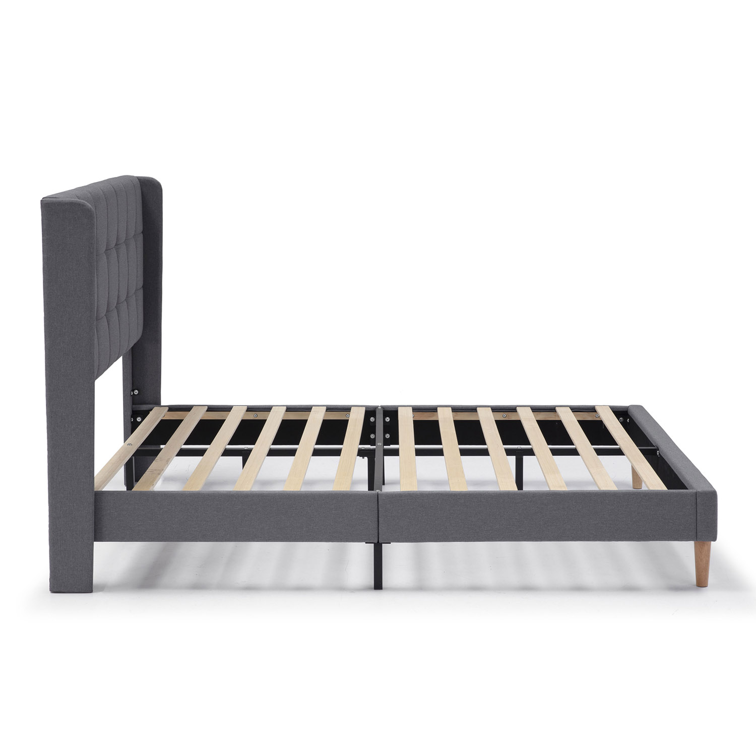Estructura de cama de tela gris con cabecero tapizado y somier de listones.