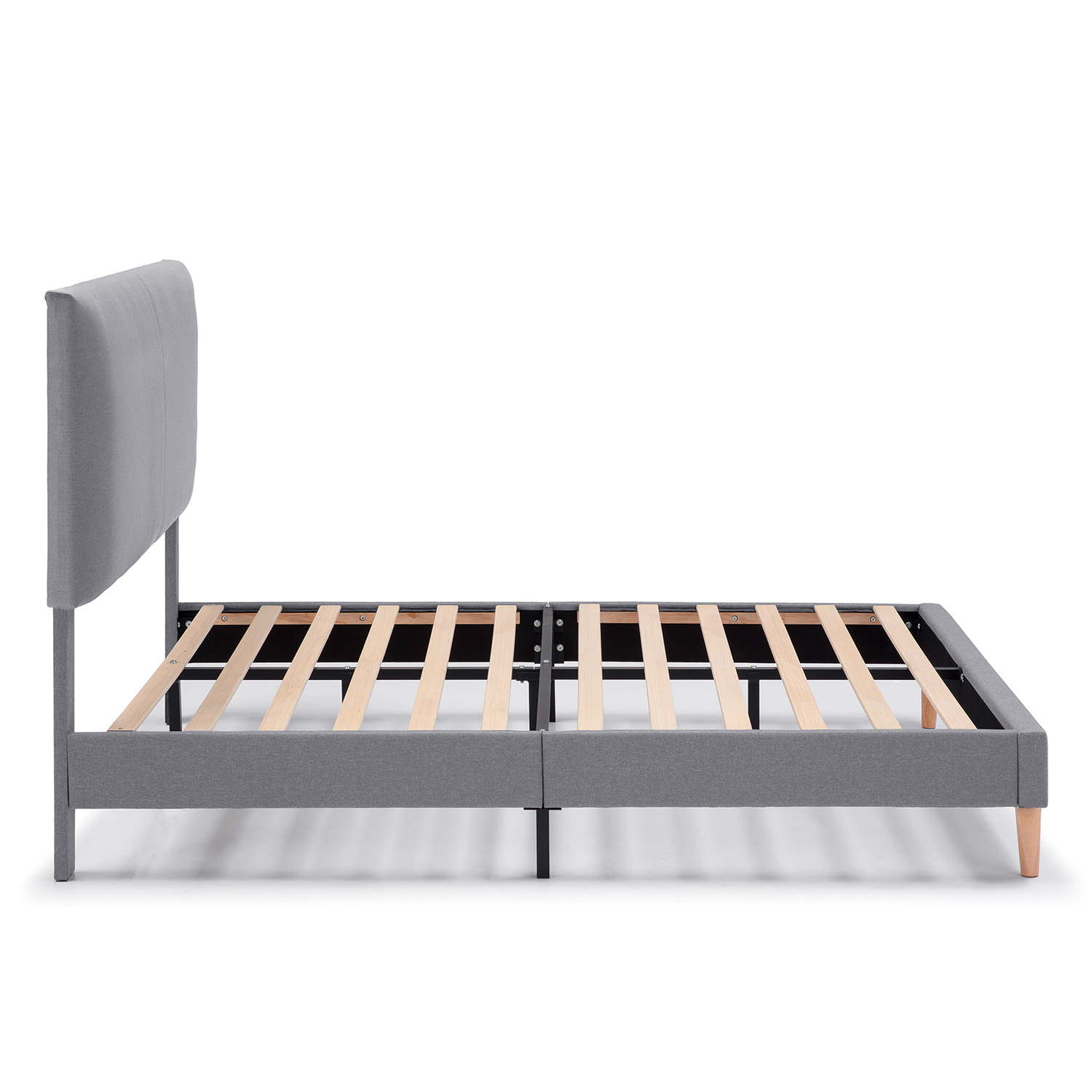 Marco de cama de tela gris con soporte de listones de madera.