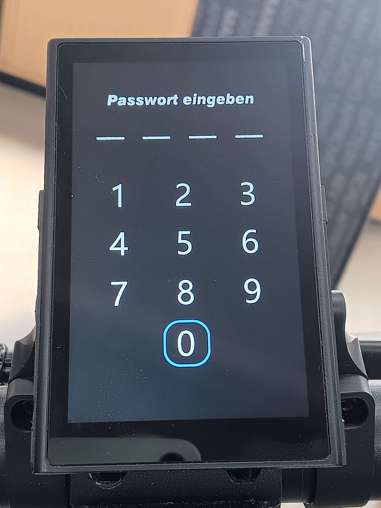 Digitales Display mit Zahlenblock und Eingabeaufforderung 