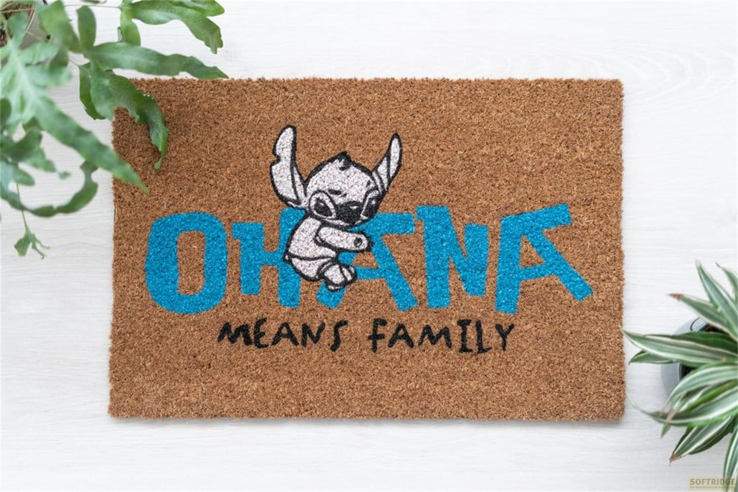 Zerbino in cocco con Stitch e scritta "Ohana means family".